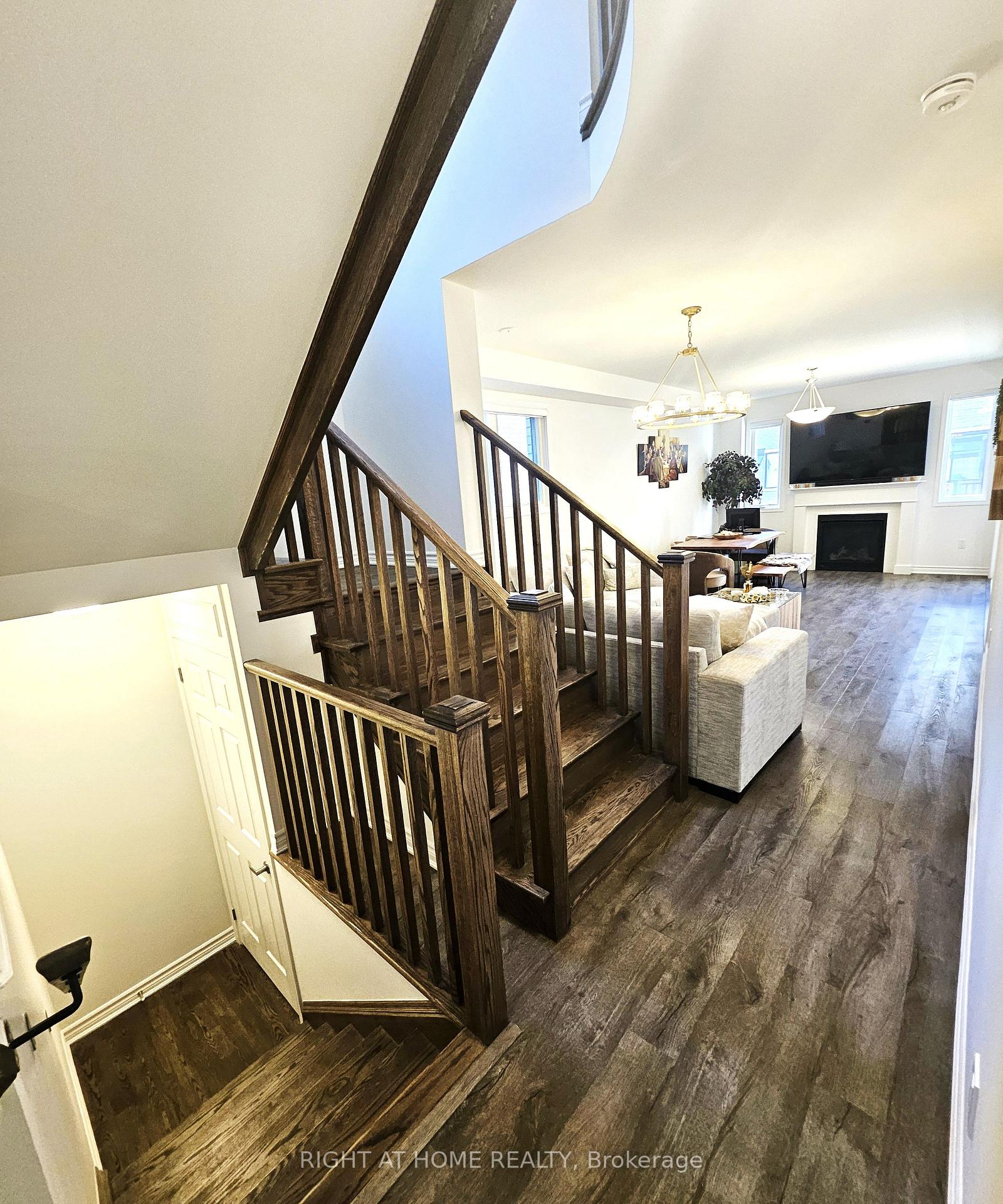 Photo 10 of 297 Starflower Place, Milton, Walker — HOMEH