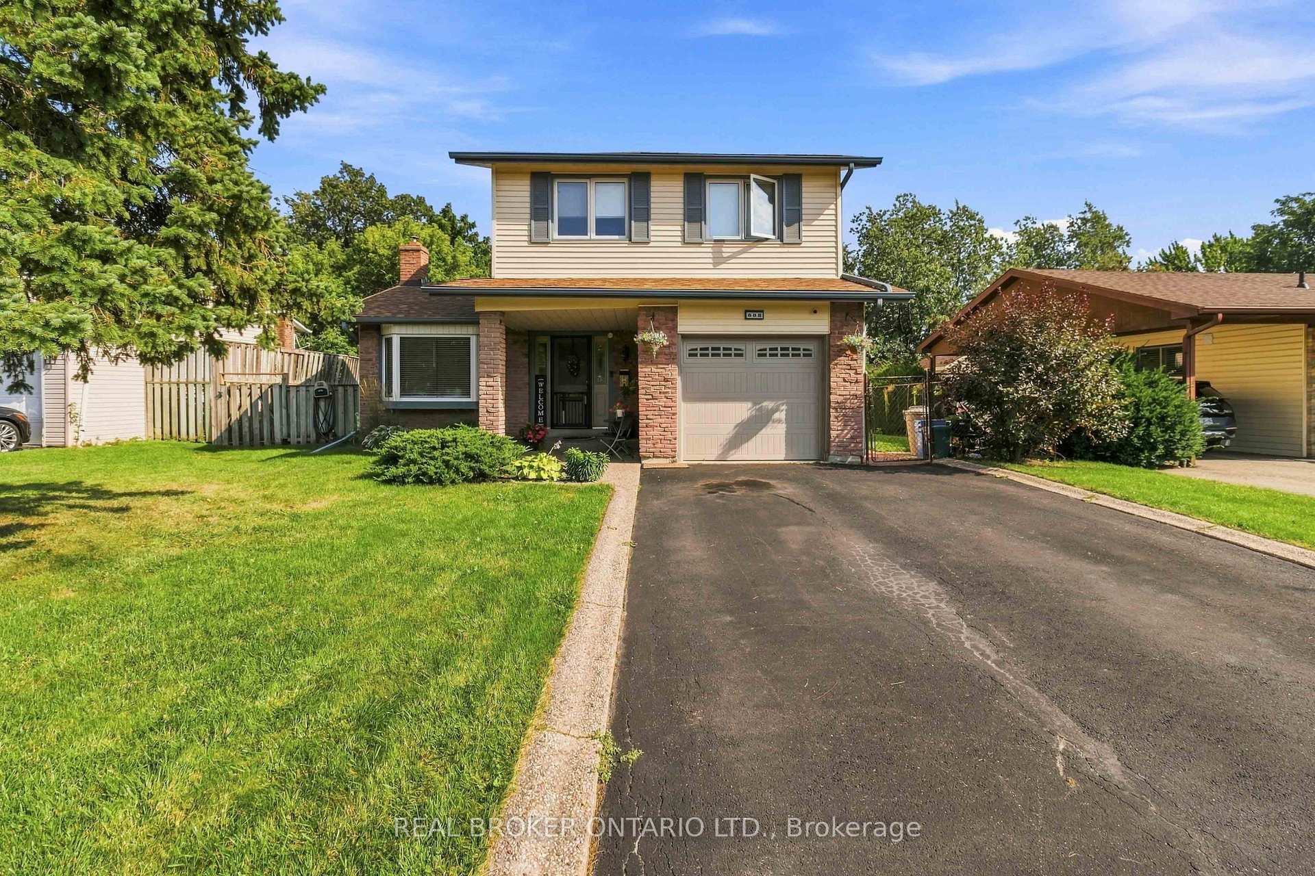 Photo of 608 Woodward Avenue