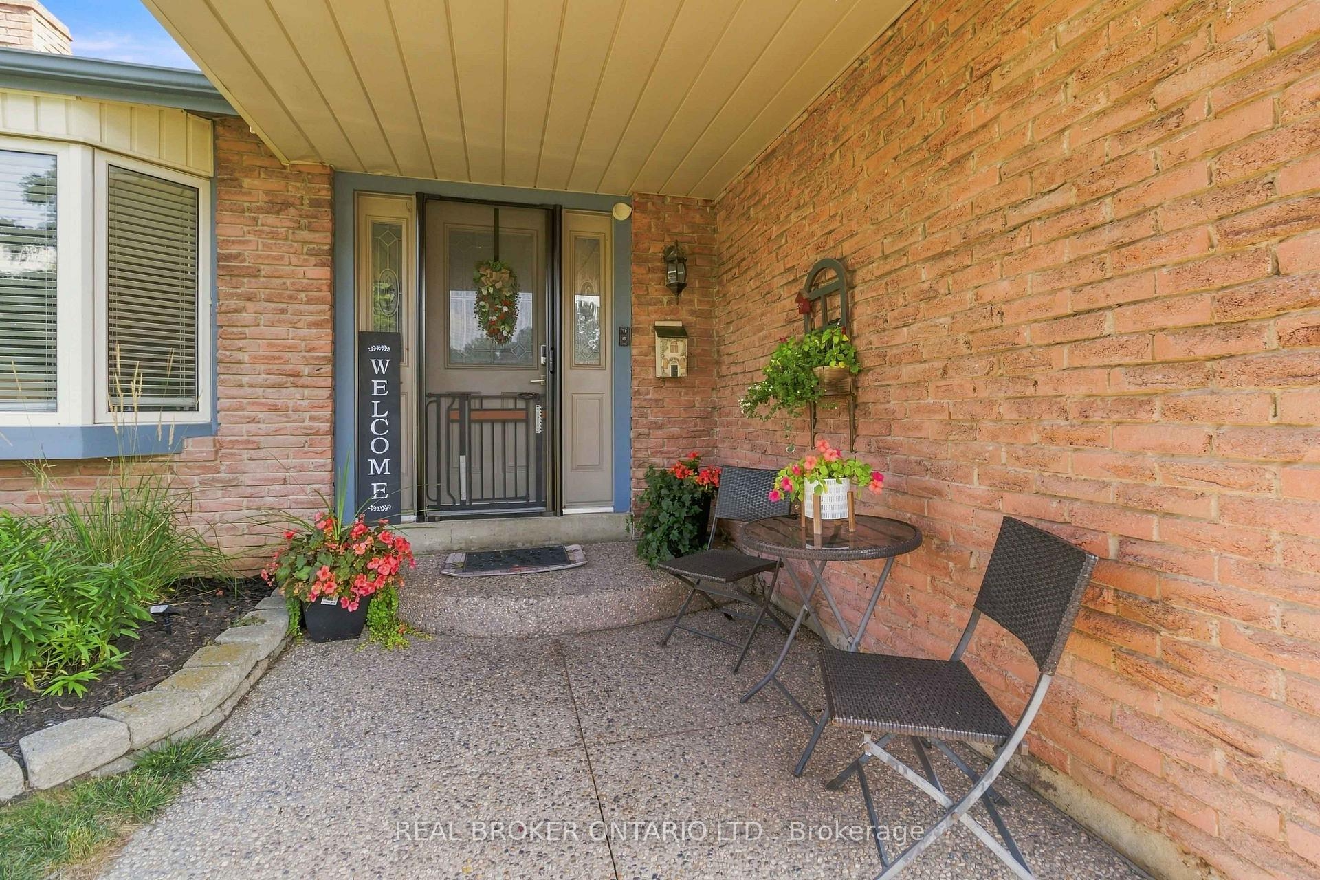 Photo 4 of 608 Woodward Avenue, Milton, Dorset Park — HOMEH