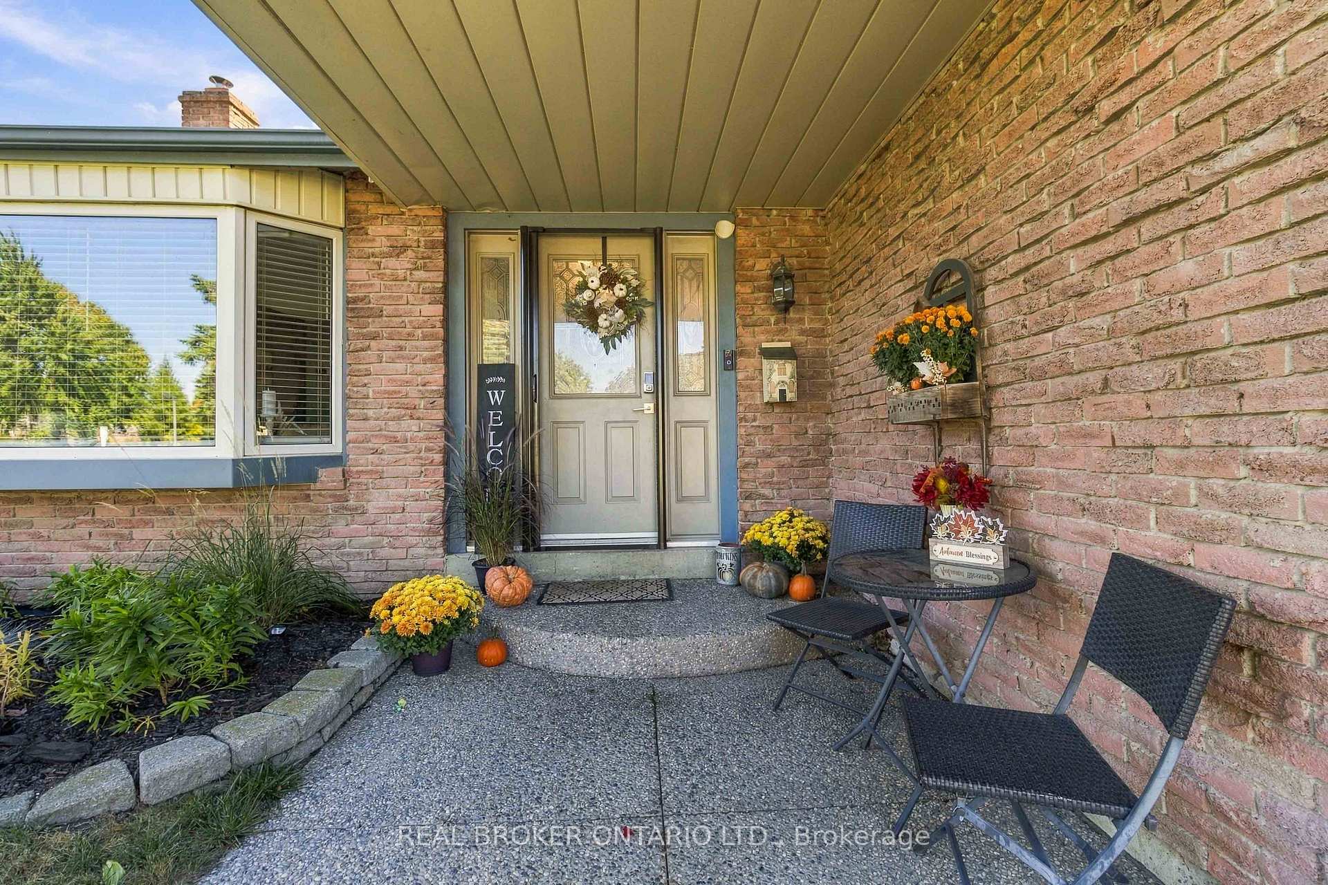 Photo 6 of 608 Woodward Avenue, Milton, Dorset Park — HOMEH
