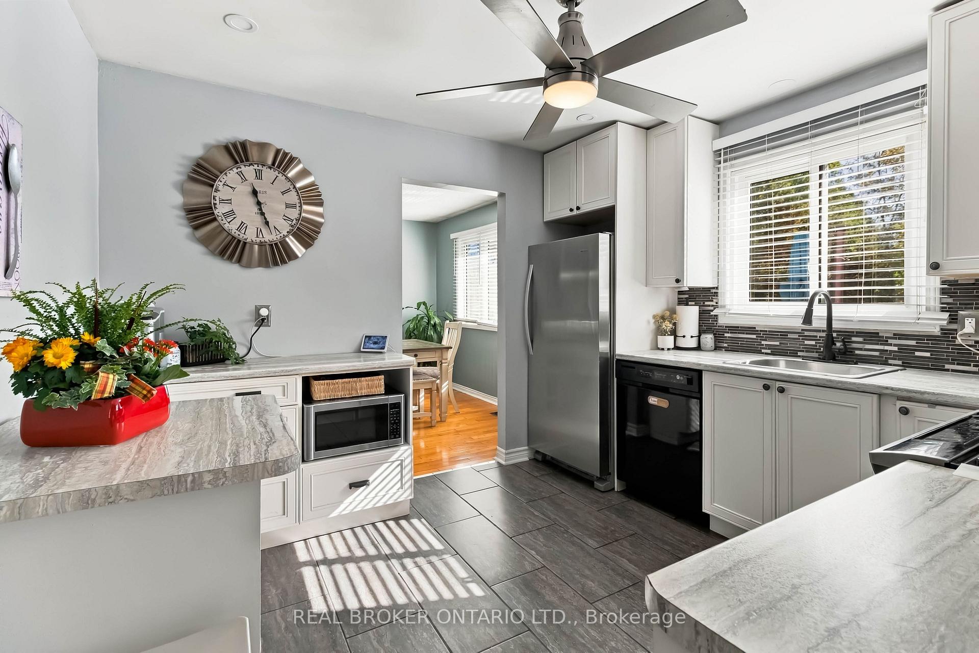 Photo 15 of 608 Woodward Avenue, Milton, Dorset Park — HOMEH