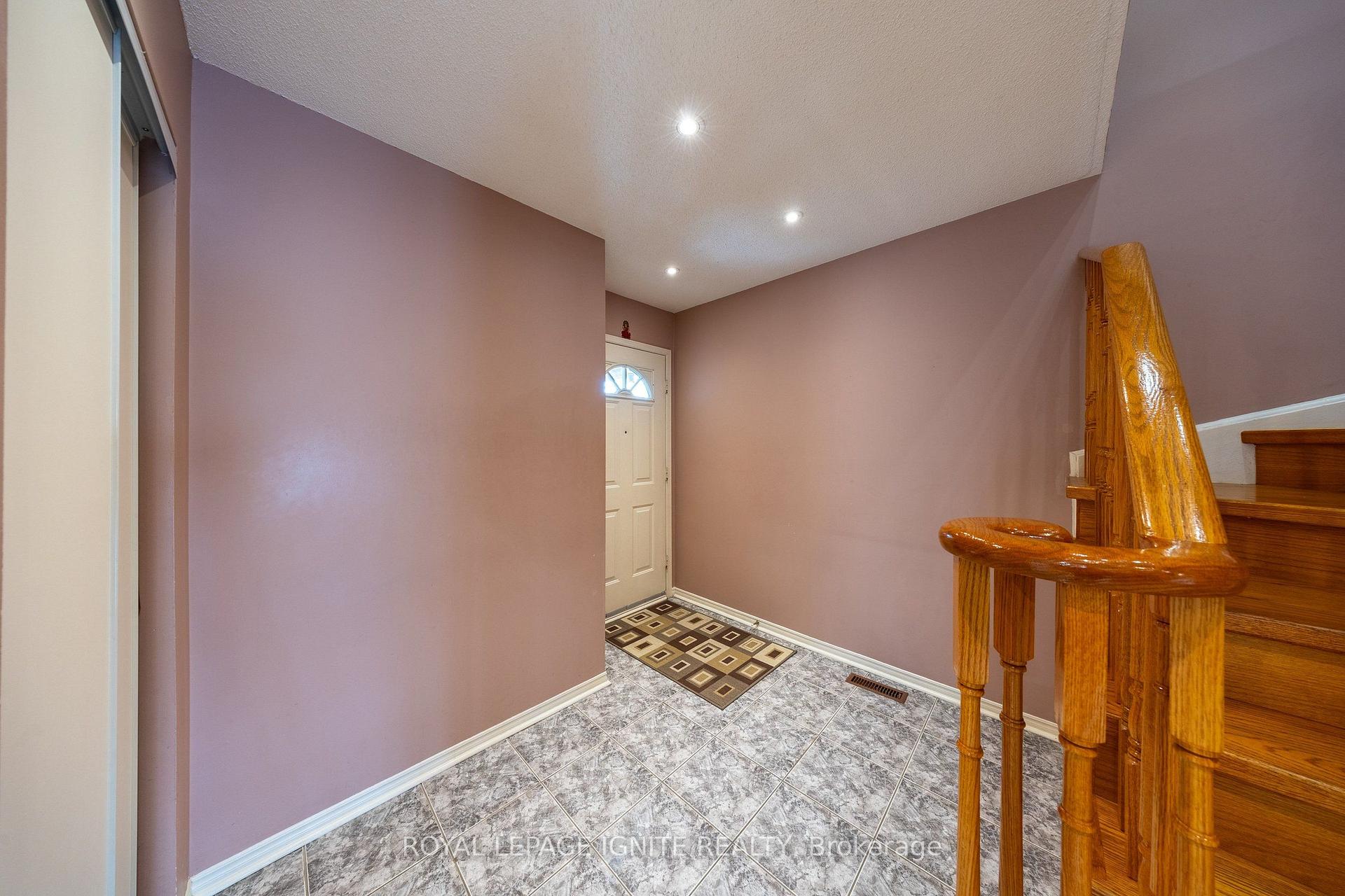 Photo 4 of 5 Kruger Road, Markham, Middlefield — HOMEH