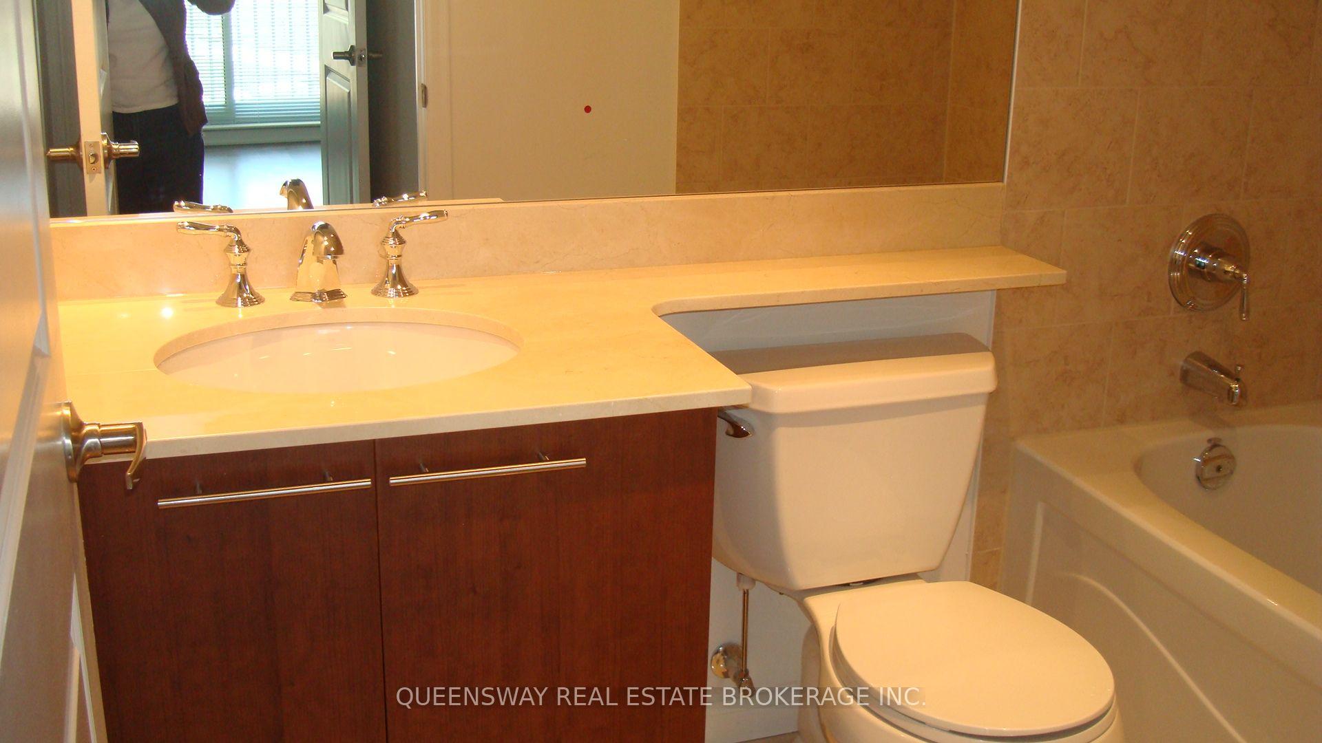 Photo 8 of Unit 401, 628 Fleet Street, Toronto, Niagara — HOMEH