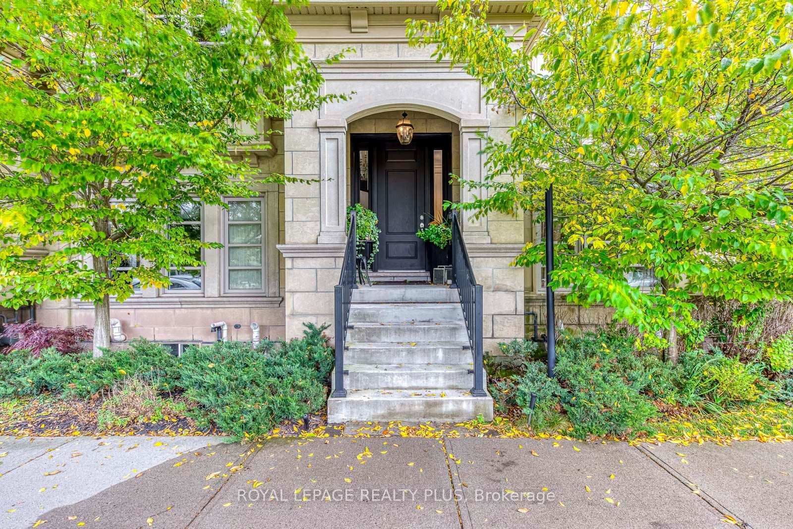 Photo of 221 Hanover Street