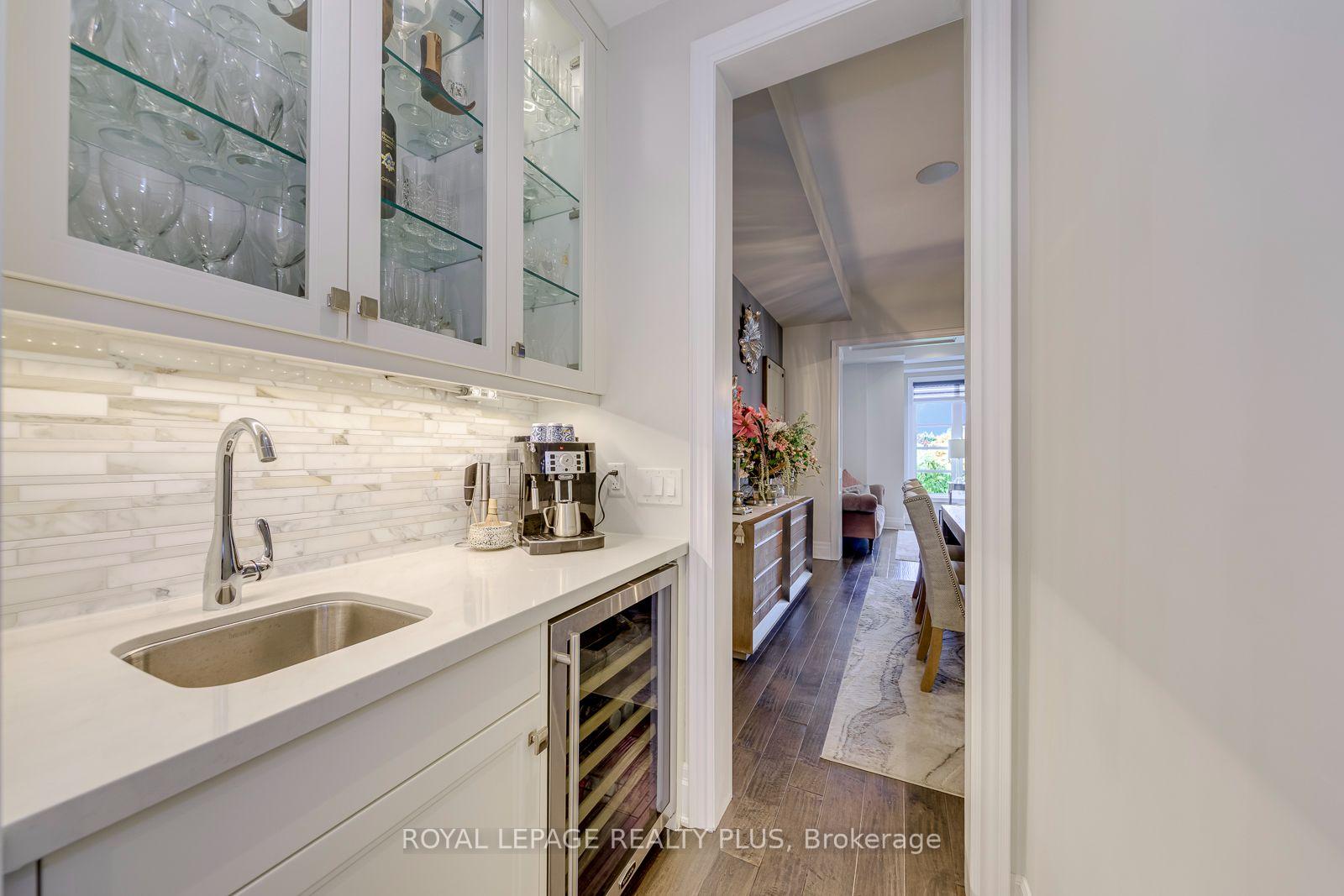 Photo 9 of 221 Hanover Street, Oakville, West — HOMEH