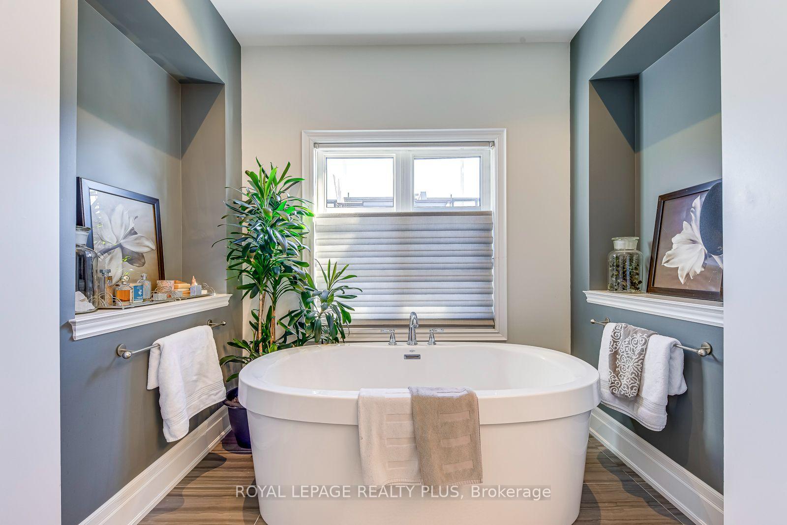 Photo 29 of 221 Hanover Street, Oakville, West — HOMEH