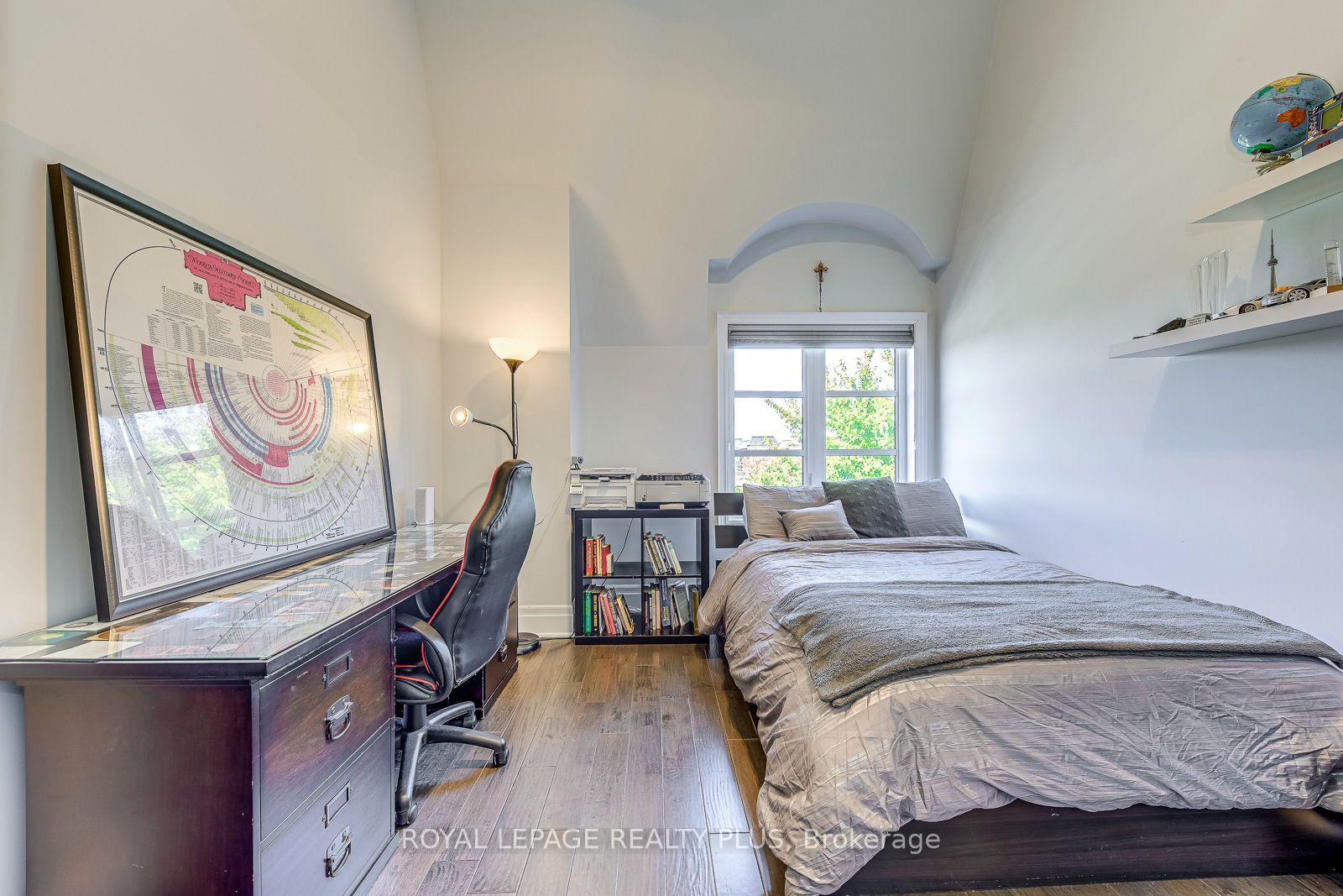 Photo 31 of 221 Hanover Street, Oakville, West — HOMEH