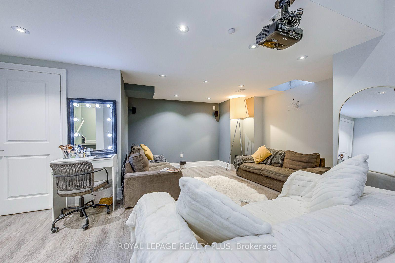 Photo 49 of 221 Hanover Street, Oakville, West — HOMEH