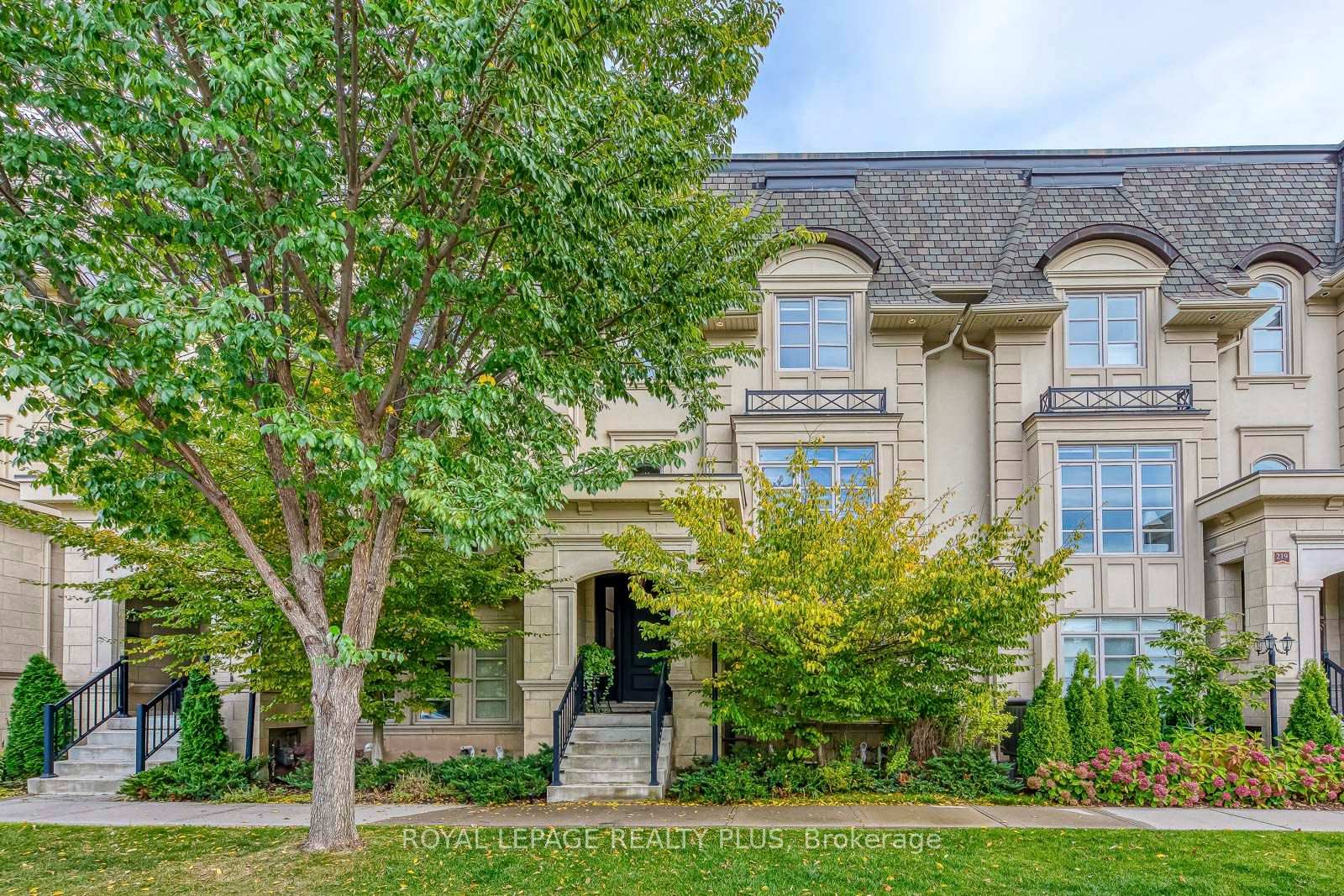 Photo 50 of 221 Hanover Street, Oakville, West — HOMEH
