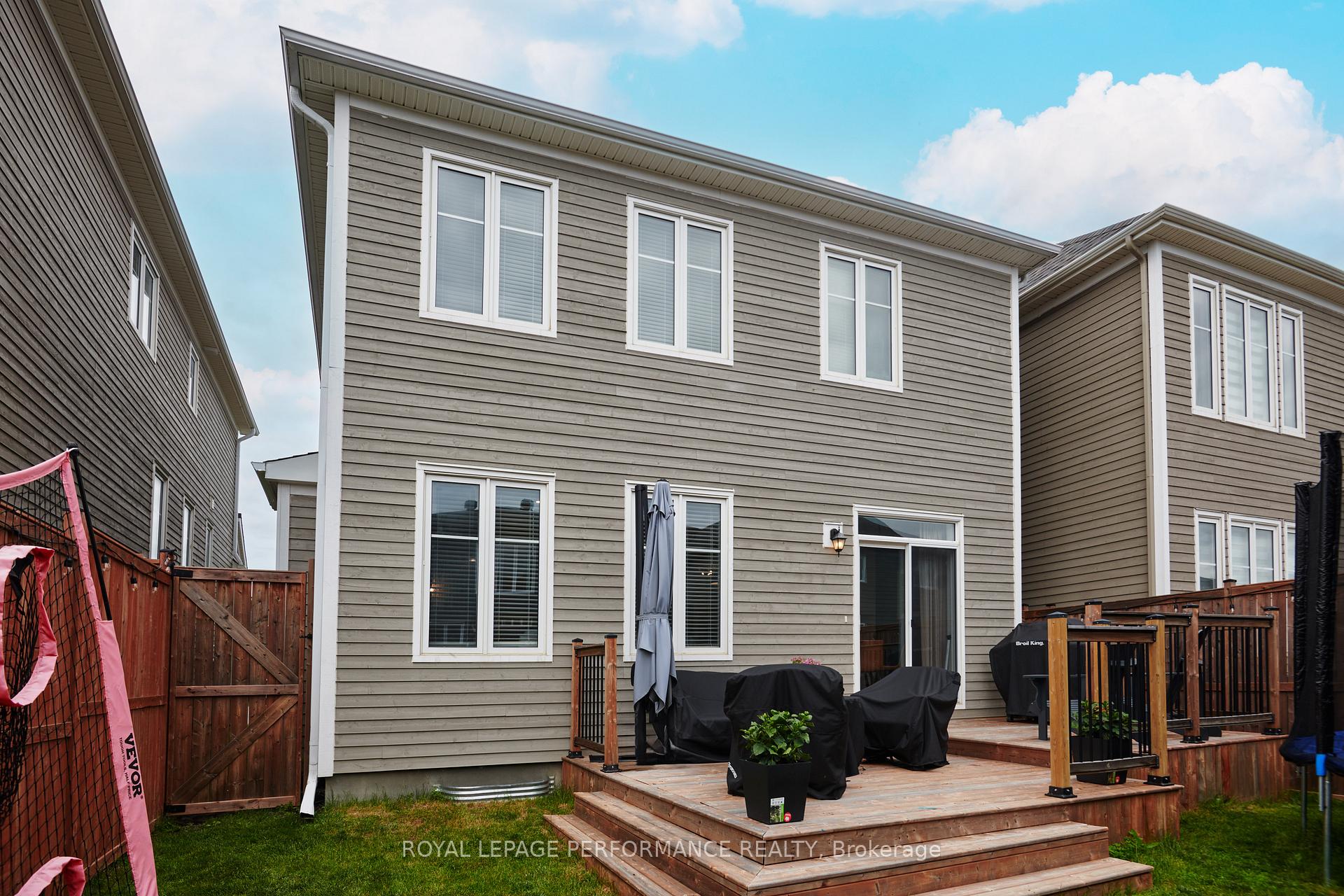 Photo 29 of 56 Pelham Crescent, Ottawa, Goulbourn Twp From Franktown Rd/South To Rideau — HOMEH