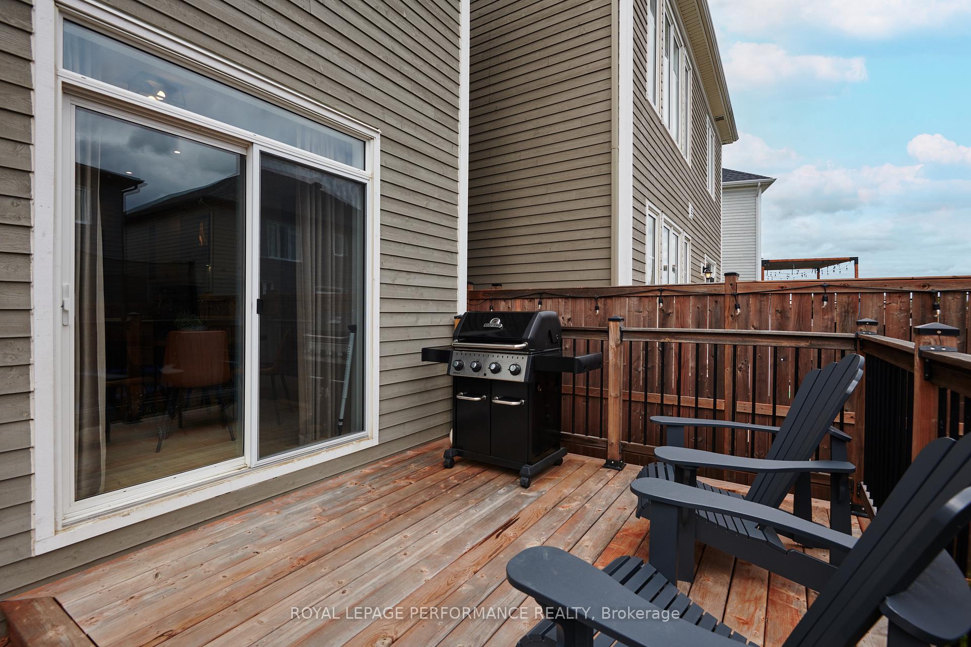 Photo 32 of 56 Pelham Crescent, Ottawa, Goulbourn Twp From Franktown Rd/South To Rideau — HOMEH