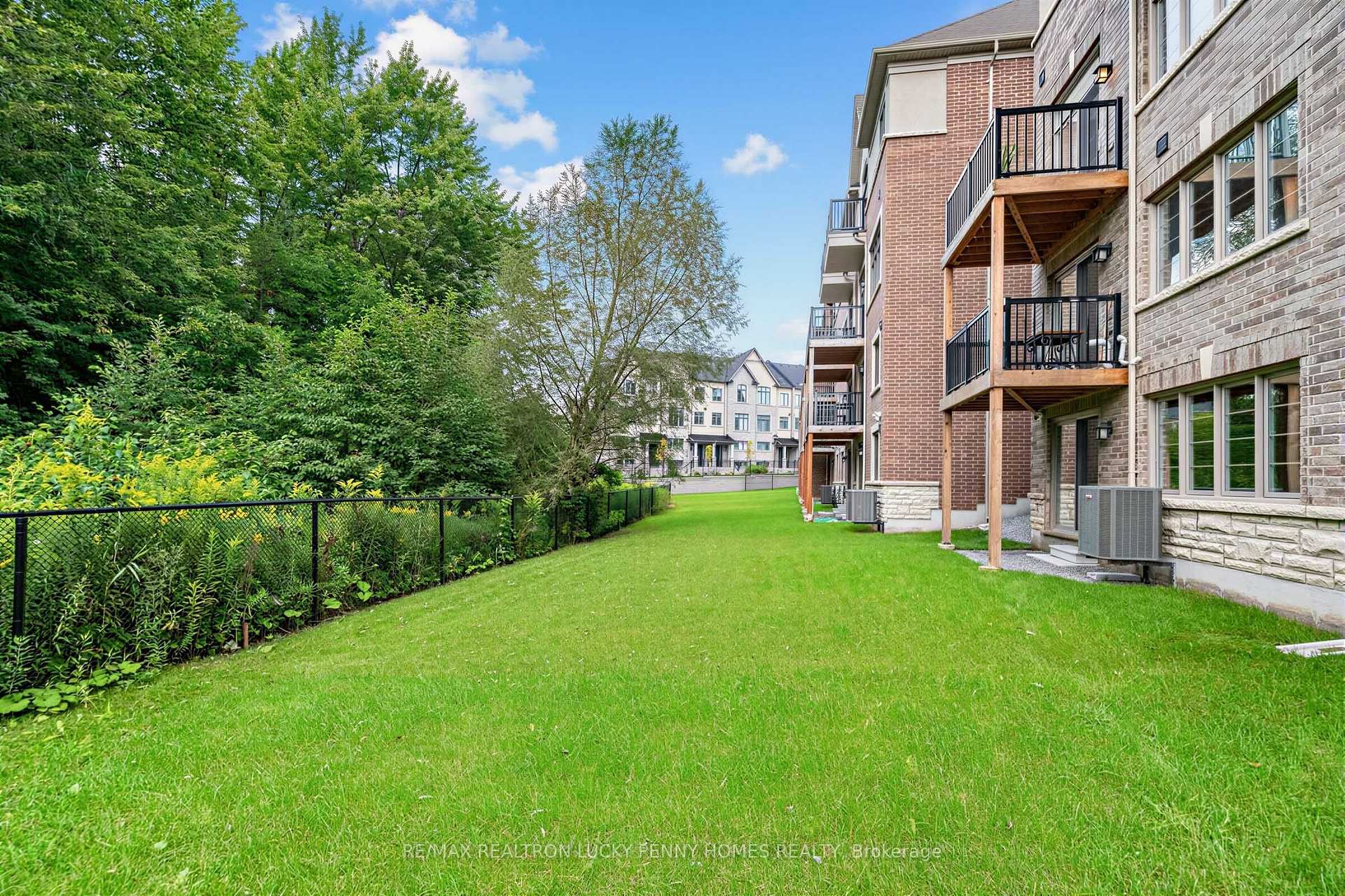 Photo 32 of 82 West Village Lane, Markham, Angus Glen — HOMEH