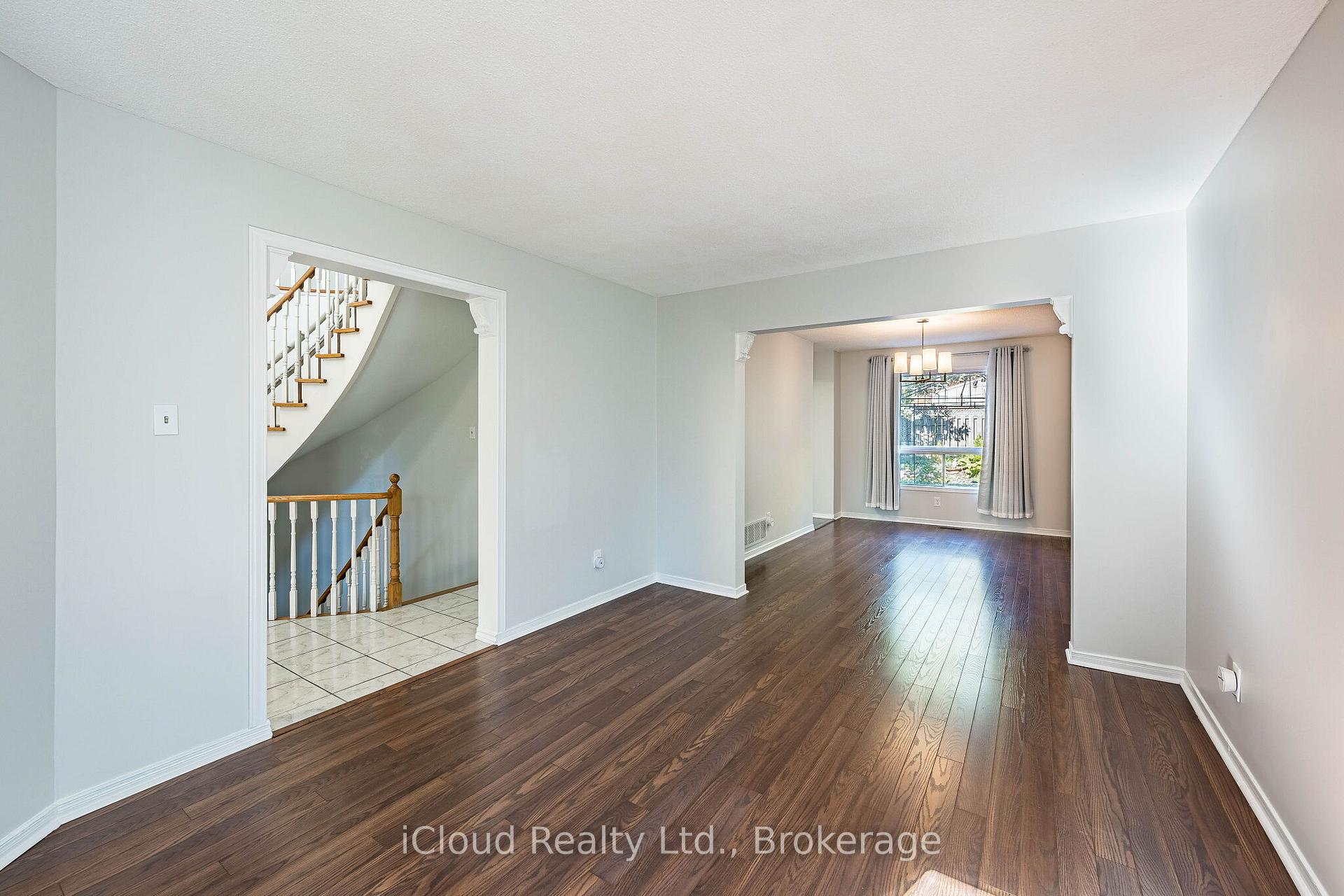 Photo 9 of 2017 Grenville Drive, Oakville, Wedgewood Creek — HOMEH