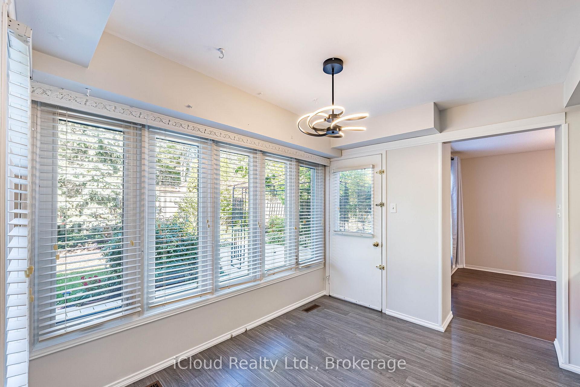 Photo 14 of 2017 Grenville Drive, Oakville, Wedgewood Creek — HOMEH