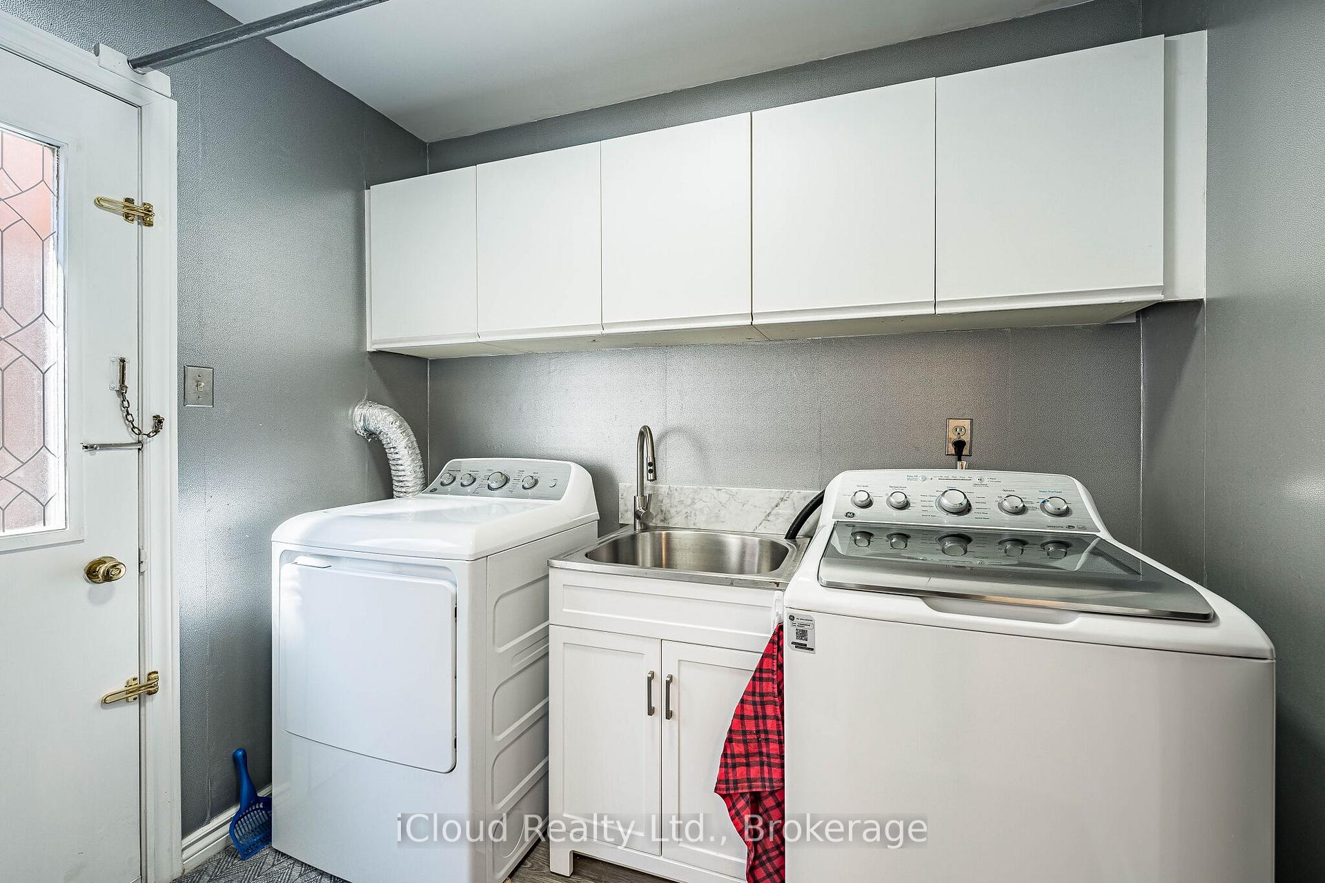 Photo 18 of 2017 Grenville Drive, Oakville, Wedgewood Creek — HOMEH