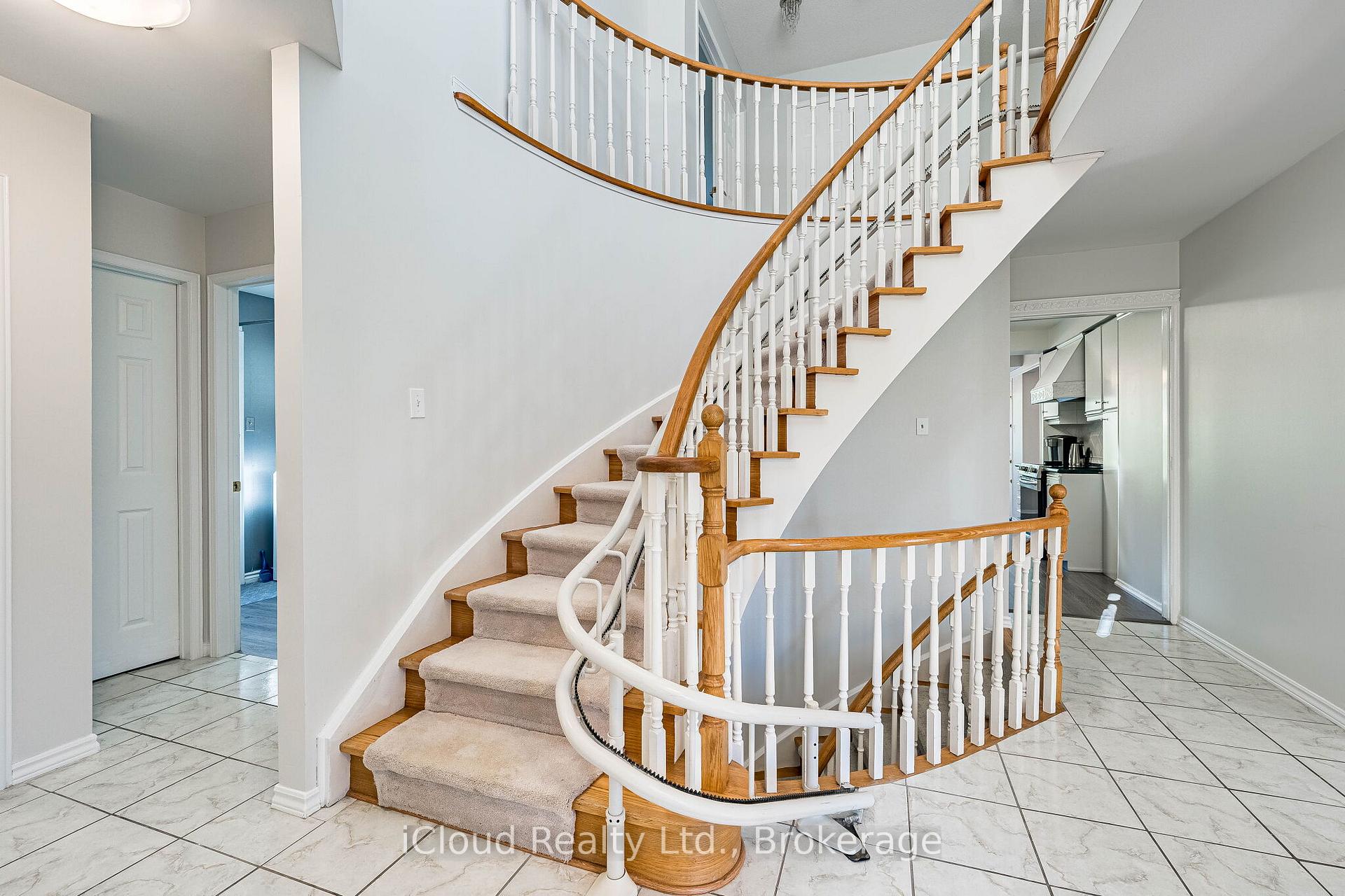 Photo 19 of 2017 Grenville Drive, Oakville, Wedgewood Creek — HOMEH