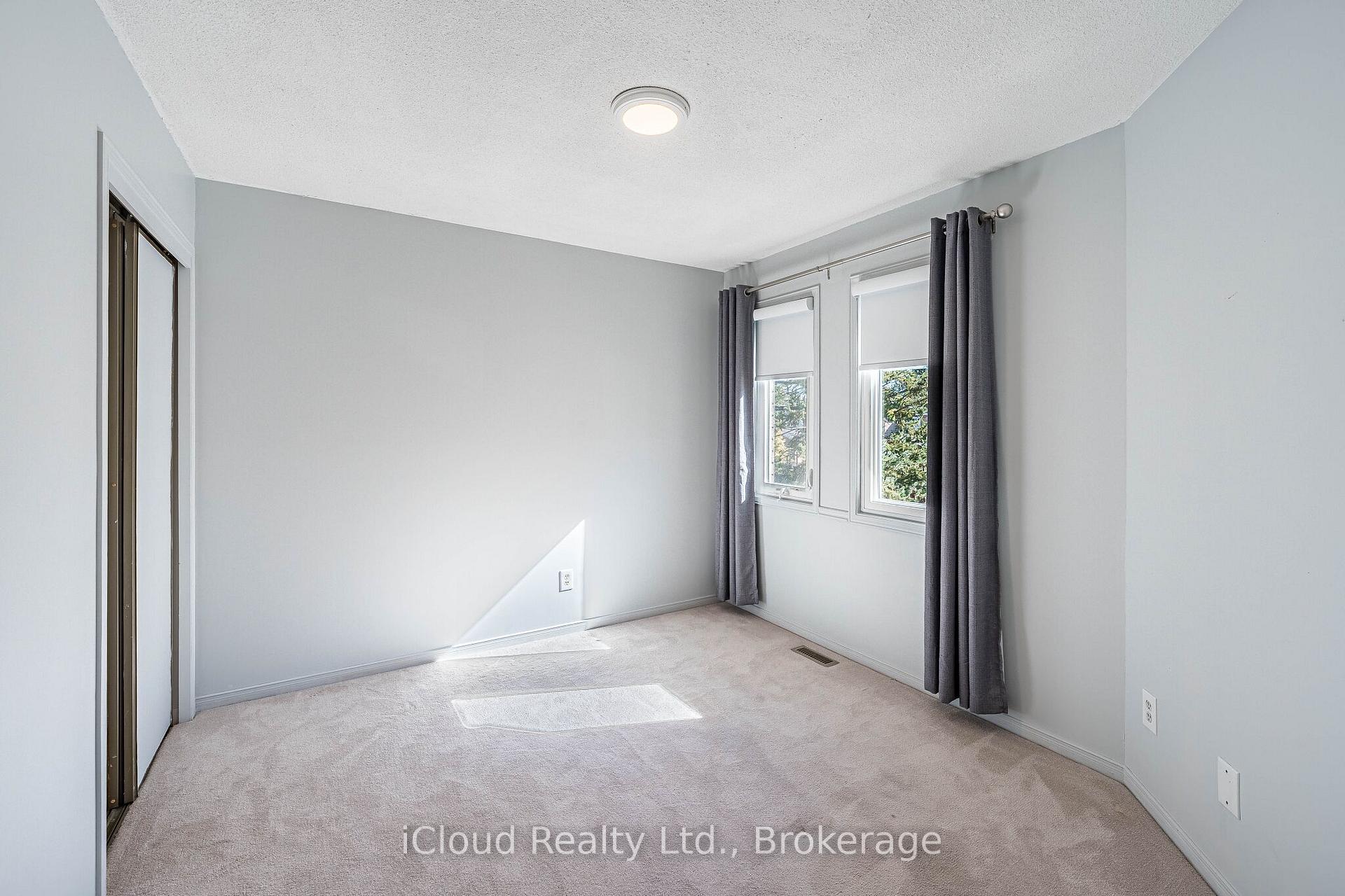 Photo 22 of 2017 Grenville Drive, Oakville, Wedgewood Creek — HOMEH