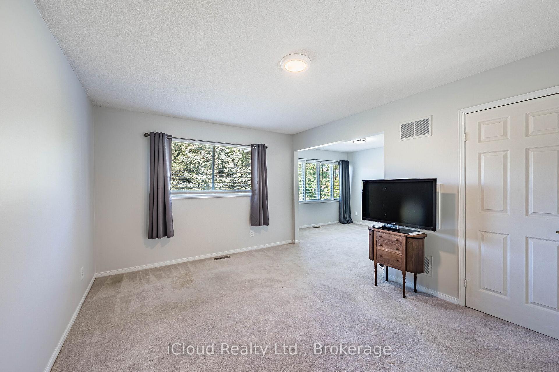Photo 26 of 2017 Grenville Drive, Oakville, Wedgewood Creek — HOMEH