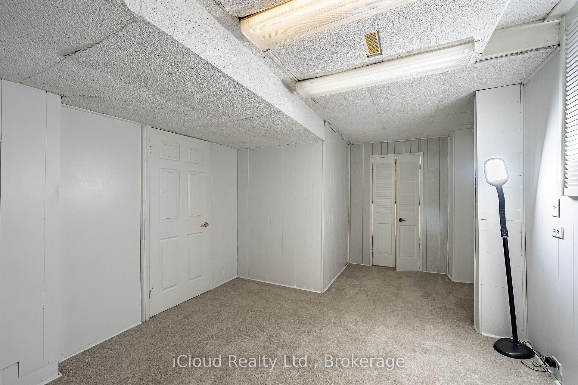 Photo 32 of 2017 Grenville Drive, Oakville, Wedgewood Creek — HOMEH