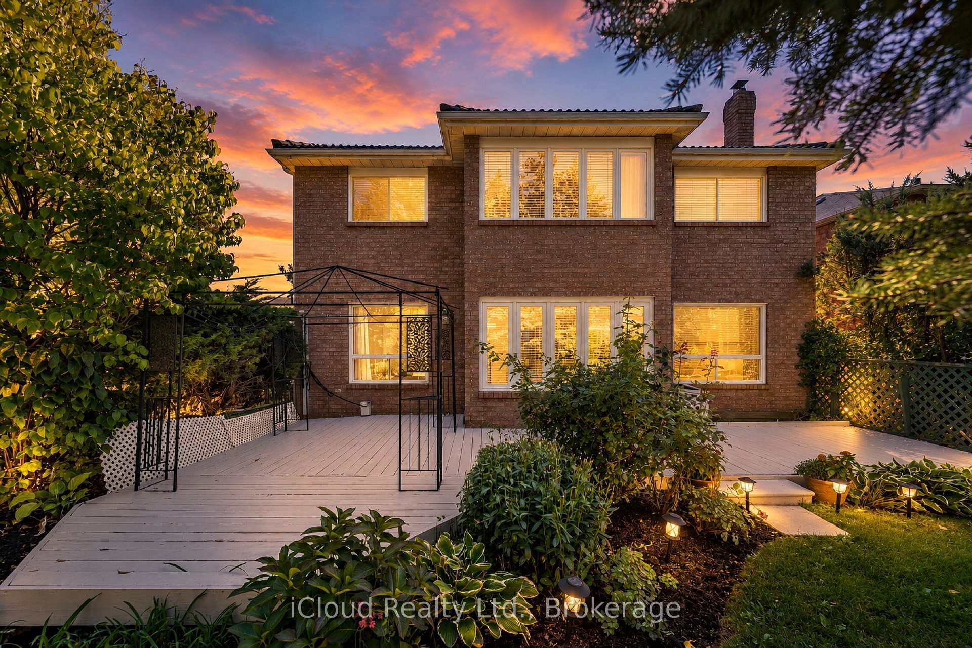 Photo 37 of 2017 Grenville Drive, Oakville, Wedgewood Creek — HOMEH