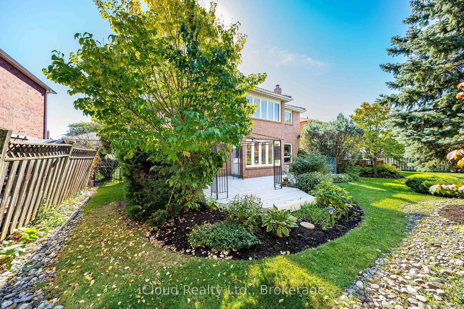Photo 39 of 2017 Grenville Drive, Oakville, Wedgewood Creek — HOMEH