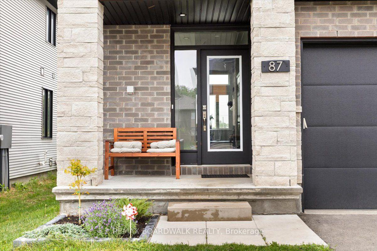 Photo 2 of 87 Canvasback Ridge, Ottawa, Riverside South/Gloucester Glen — HOMEH