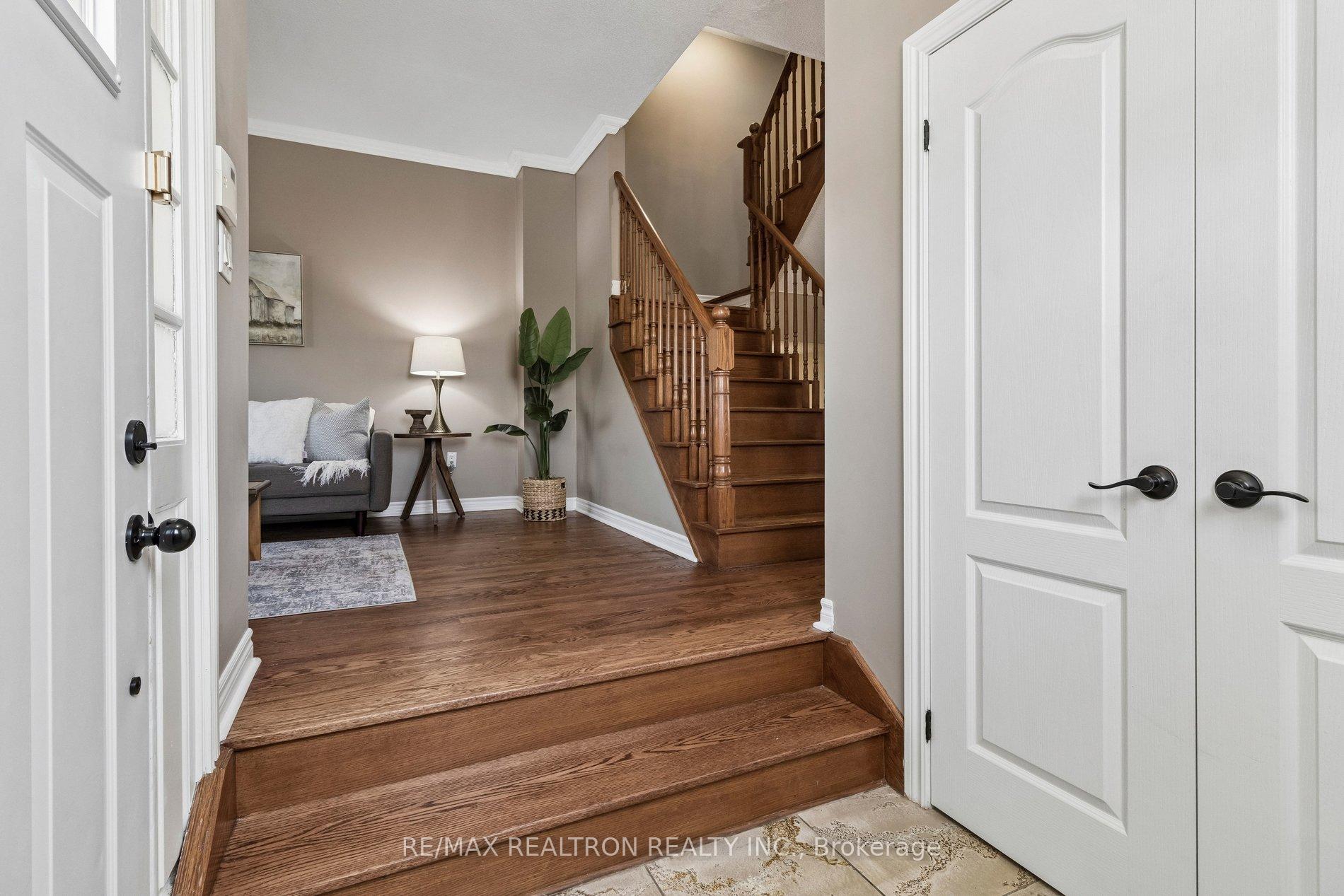 Photo 7 of 37 Bullock Drive, Markham, Markham Village — HOMEH