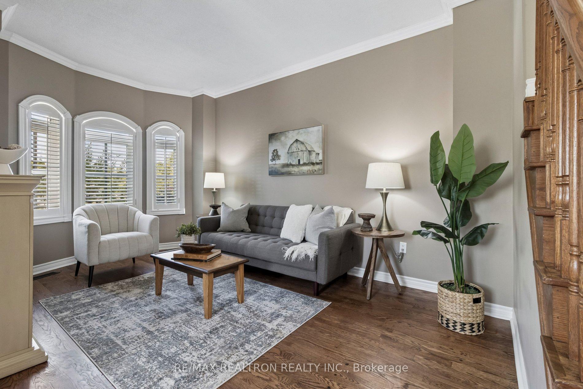 Photo 8 of 37 Bullock Drive, Markham, Markham Village — HOMEH