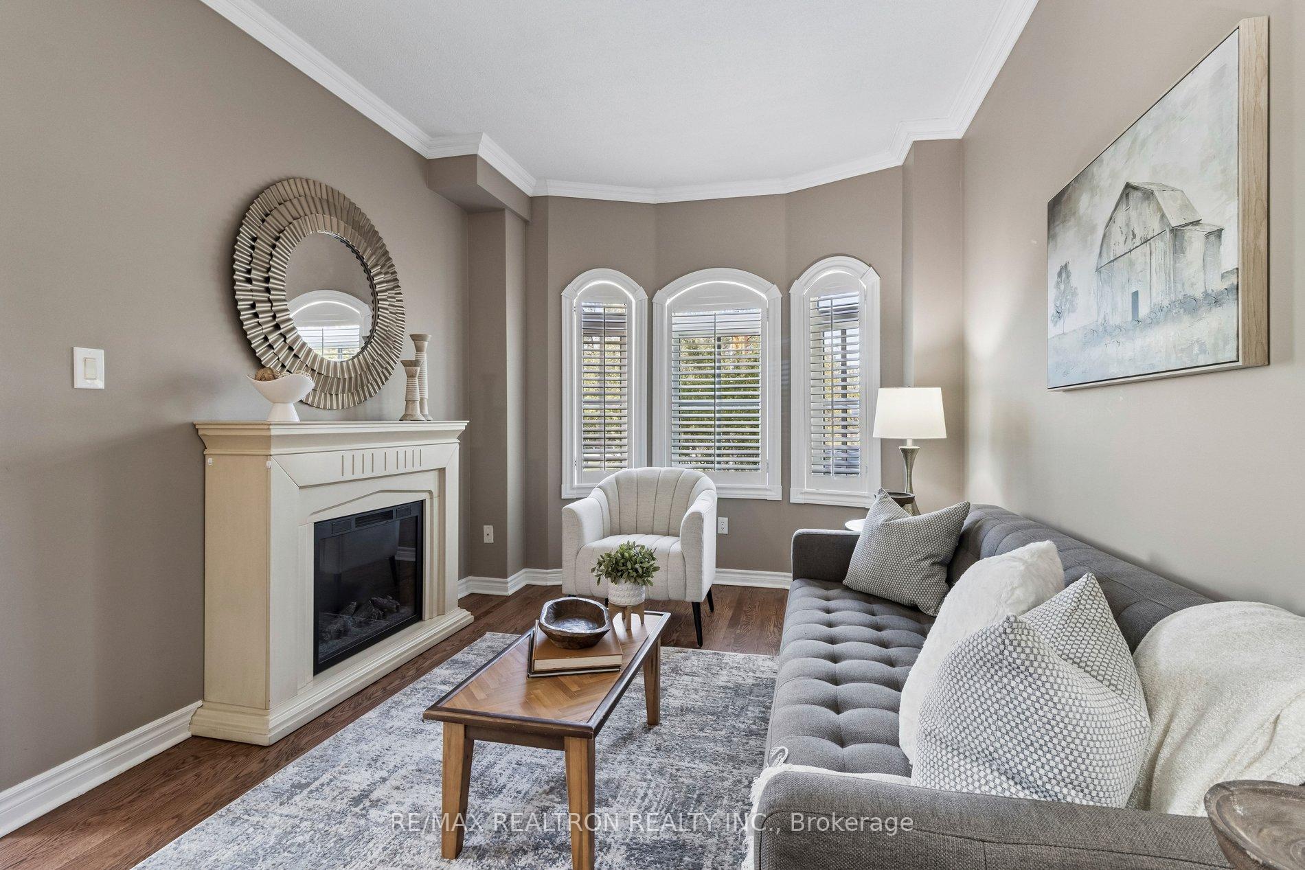 Photo 9 of 37 Bullock Drive, Markham, Markham Village — HOMEH