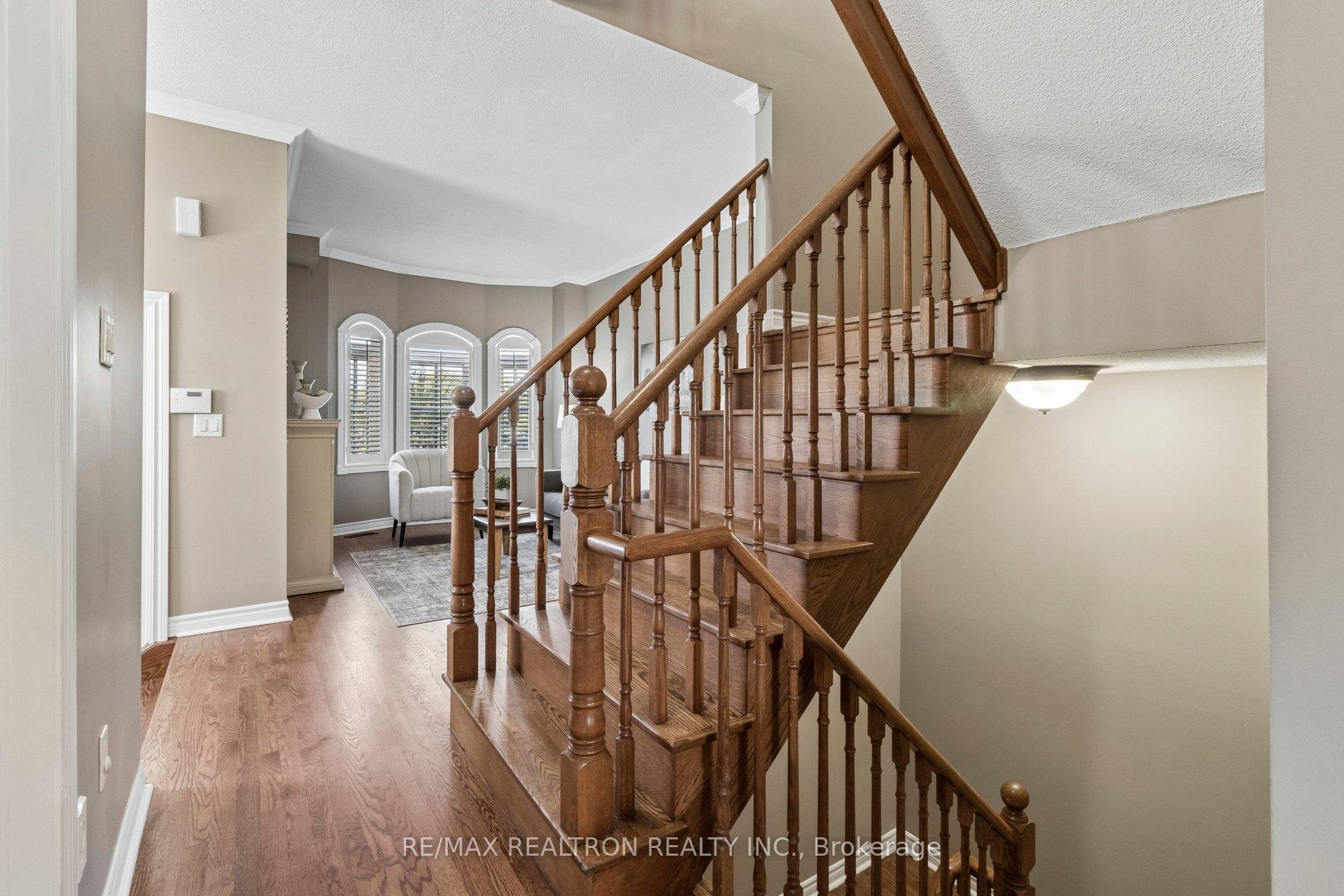 Photo 11 of 37 Bullock Drive, Markham, Markham Village — HOMEH