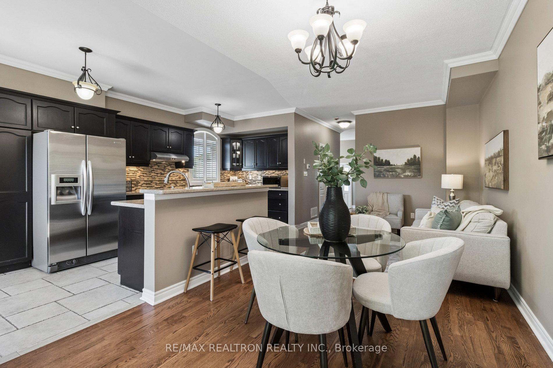 Photo 17 of 37 Bullock Drive, Markham, Markham Village — HOMEH
