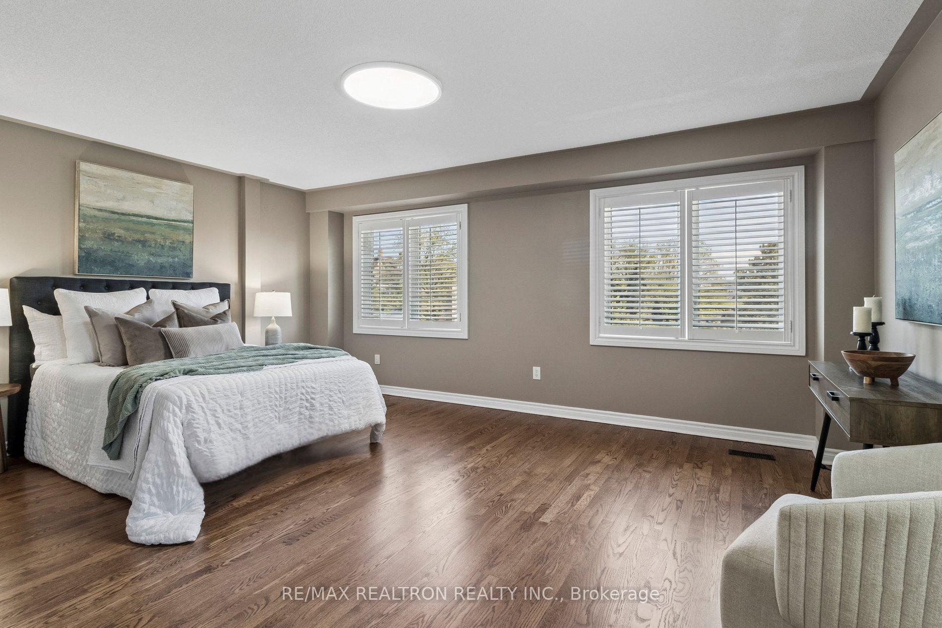 Photo 23 of 37 Bullock Drive, Markham, Markham Village — HOMEH