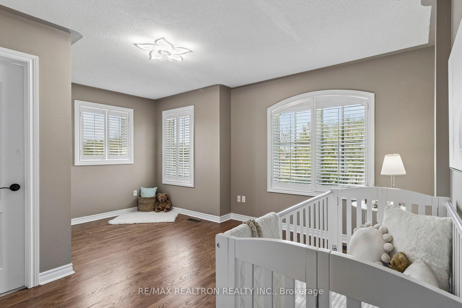 Photo 30 of 37 Bullock Drive, Markham, Markham Village — HOMEH