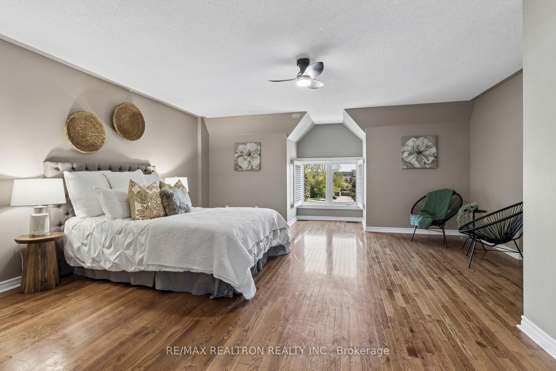 Photo 34 of 37 Bullock Drive, Markham, Markham Village — HOMEH
