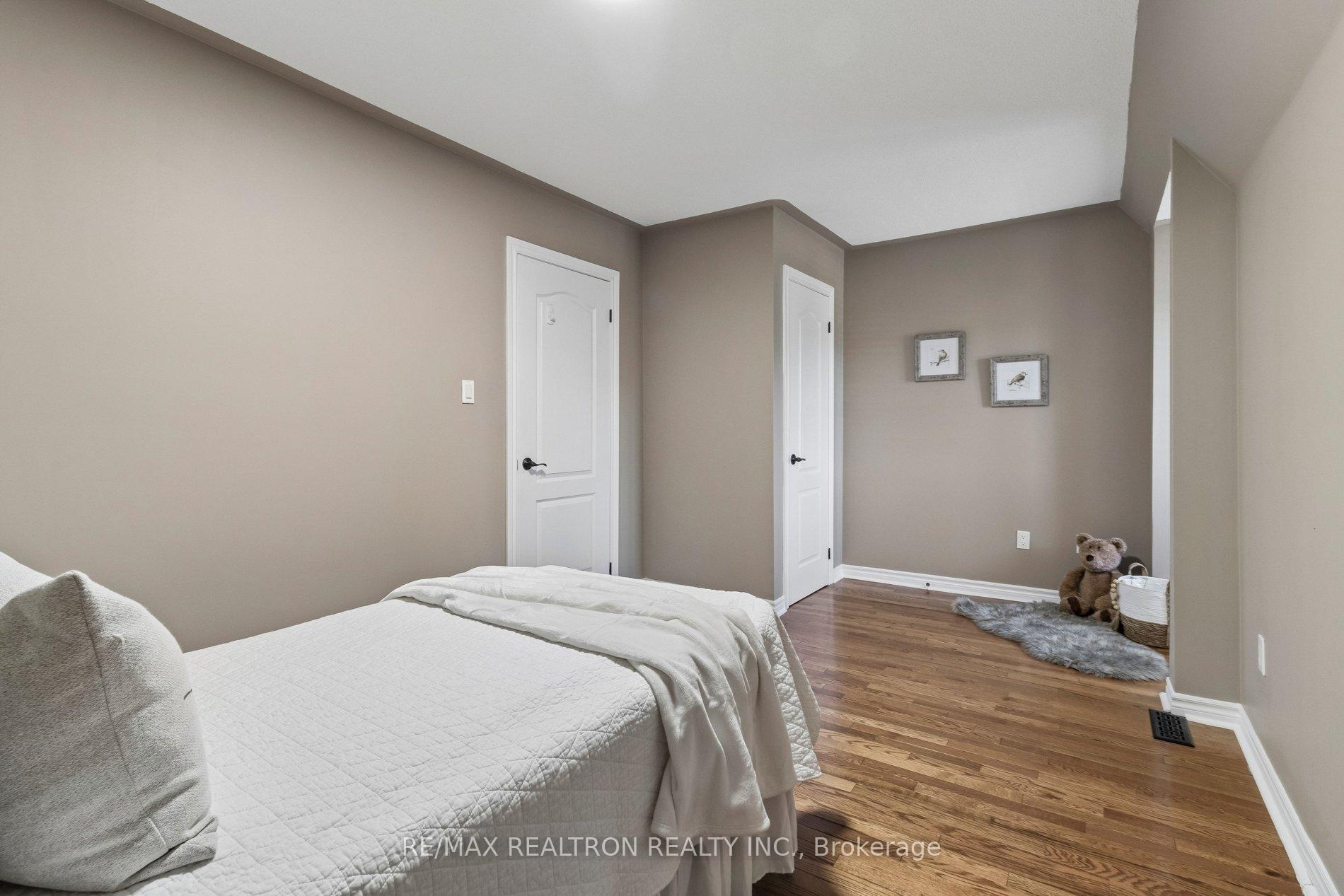 Photo 39 of 37 Bullock Drive, Markham, Markham Village — HOMEH