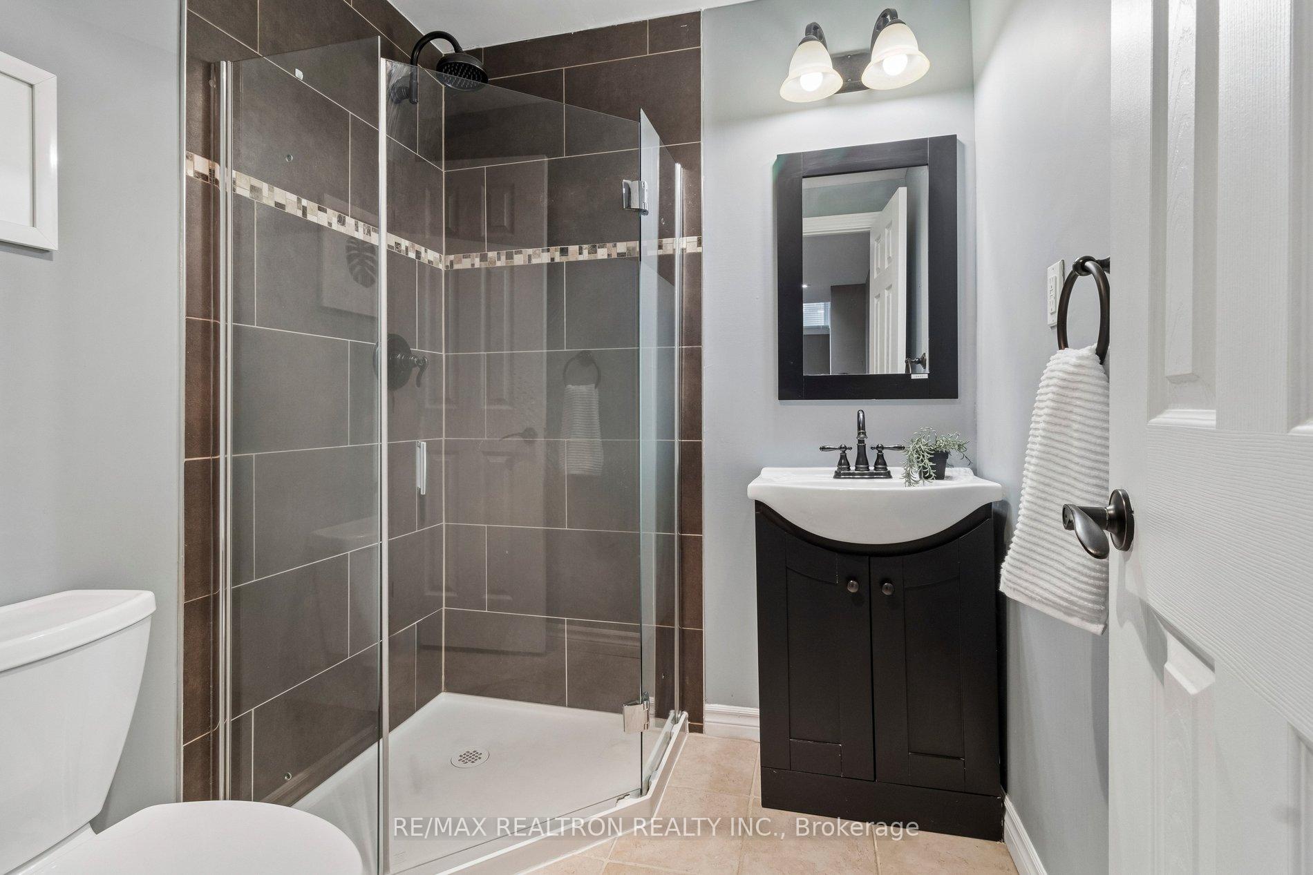 Photo 42 of 37 Bullock Drive, Markham, Markham Village — HOMEH
