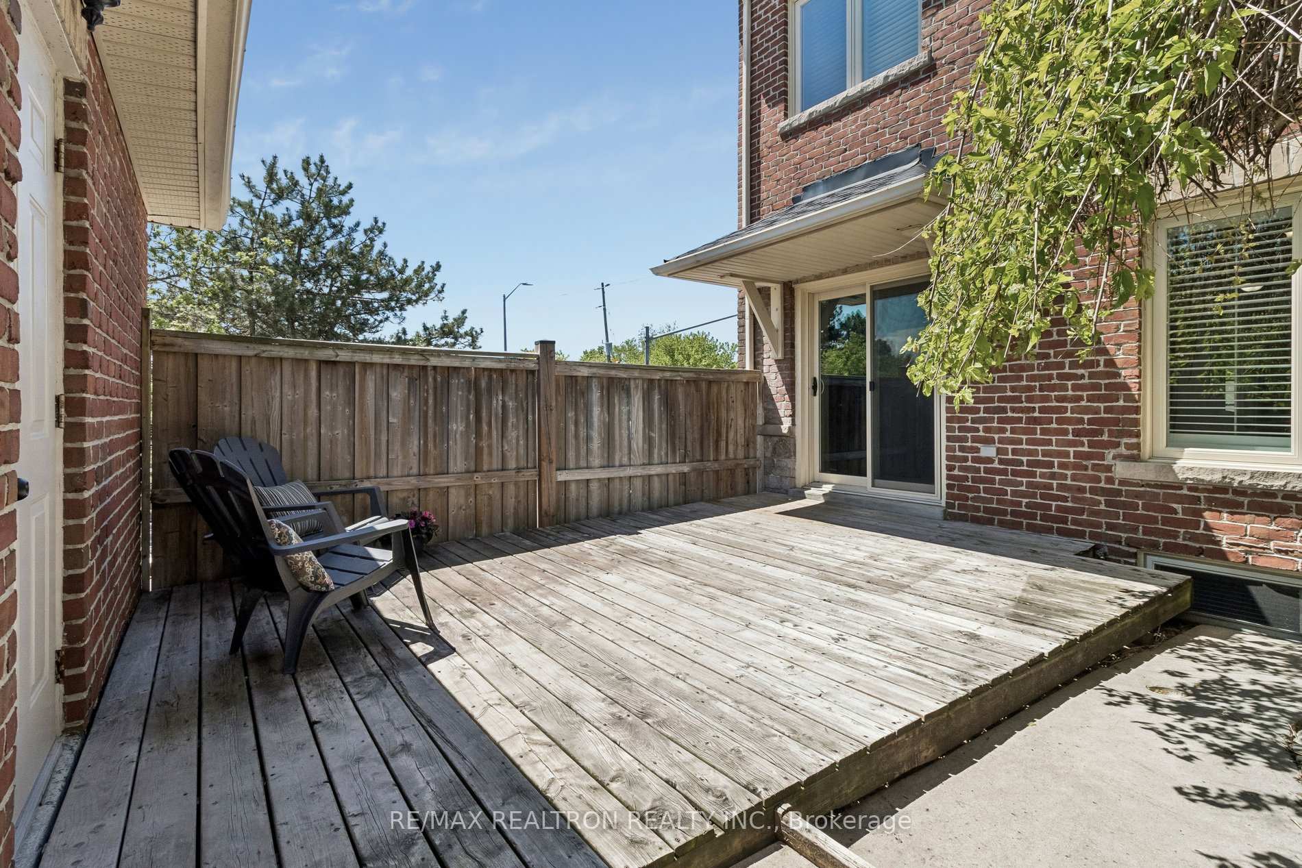 Photo 45 of 37 Bullock Drive, Markham, Markham Village — HOMEH