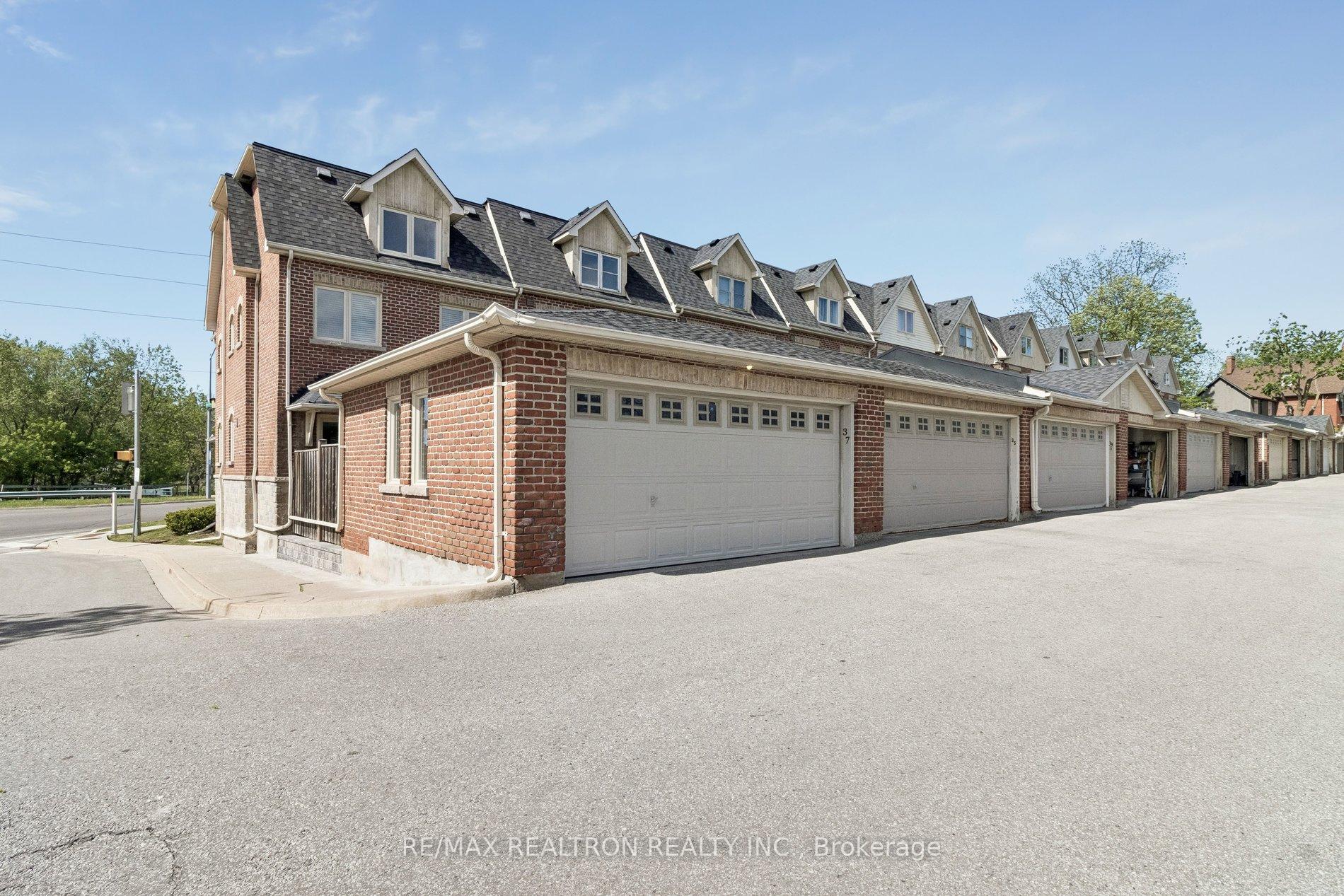 Photo 46 of 37 Bullock Drive, Markham, Markham Village — HOMEH
