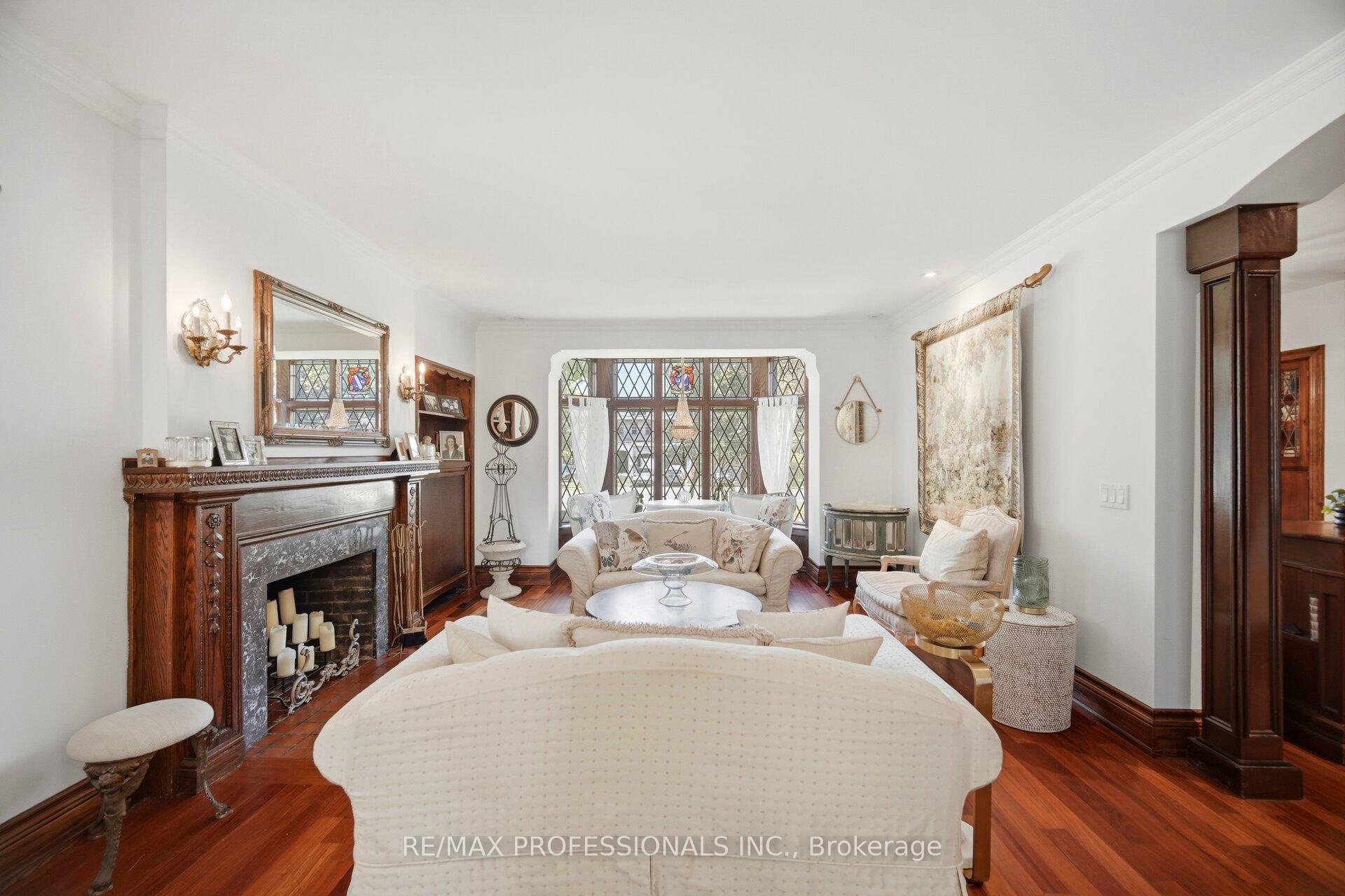 Photo 7 of 1114 Kipling Avenue, Etobicoke, Islington-City Centre West — HOMEH