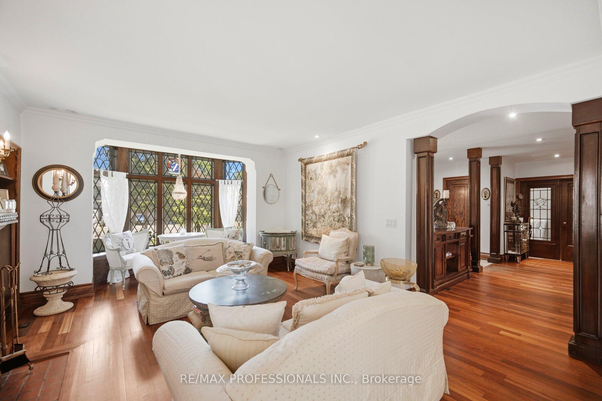 Photo 9 of 1114 Kipling Avenue, Etobicoke, Islington-City Centre West — HOMEH