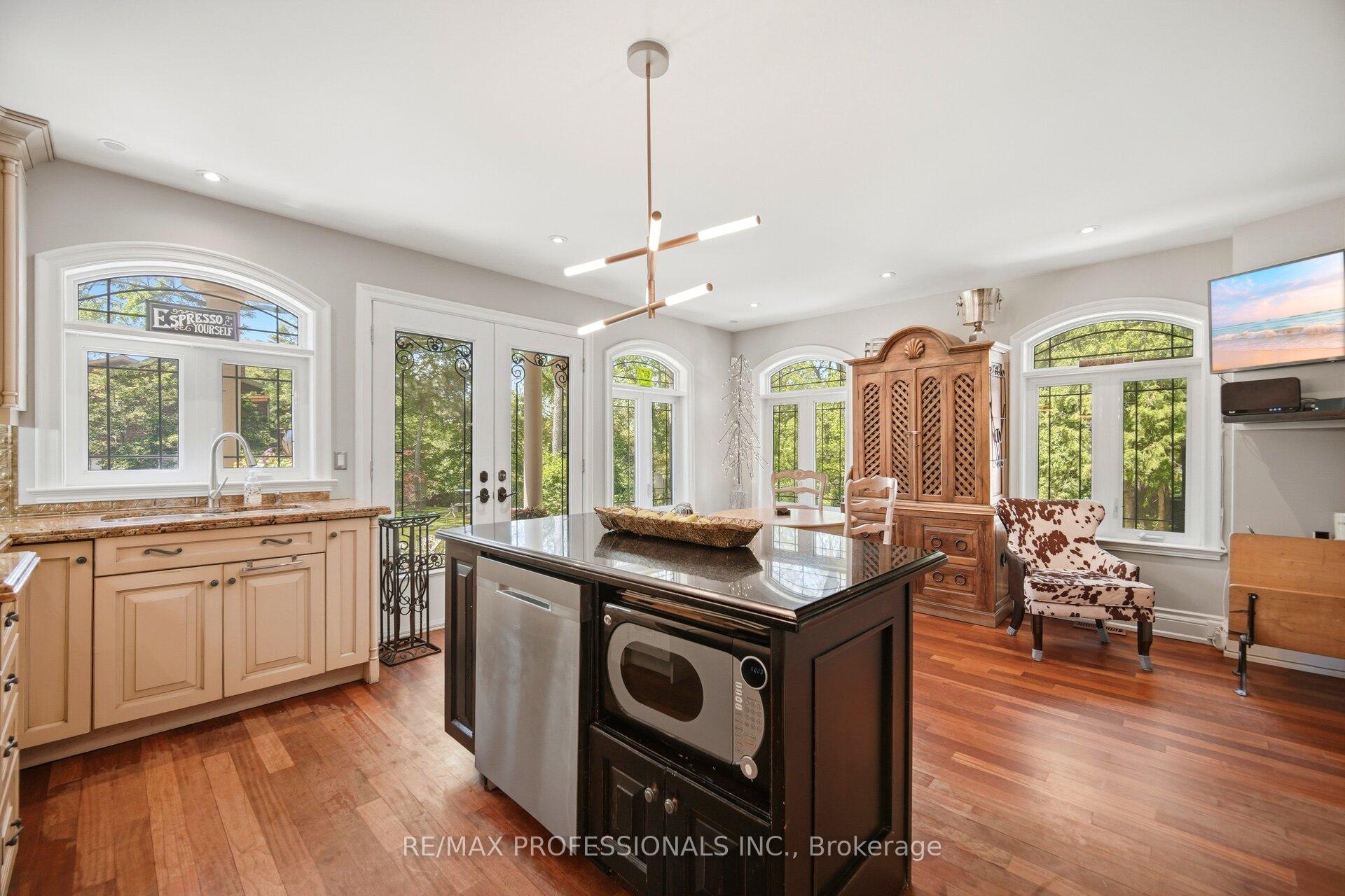 Photo 15 of 1114 Kipling Avenue, Etobicoke, Islington-City Centre West — HOMEH