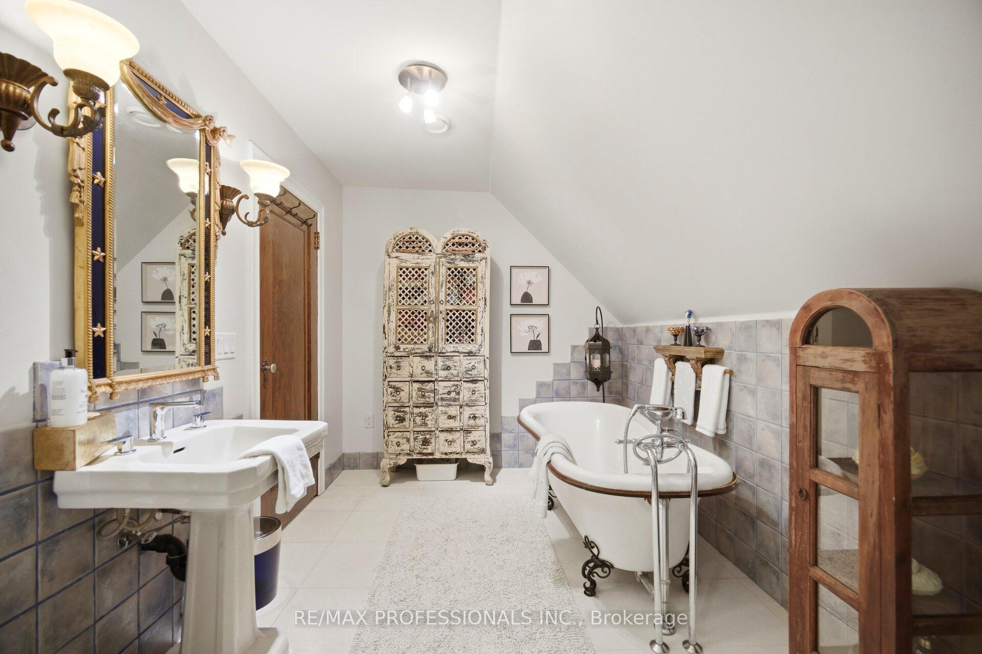 Photo 30 of 1114 Kipling Avenue, Etobicoke, Islington-City Centre West — HOMEH
