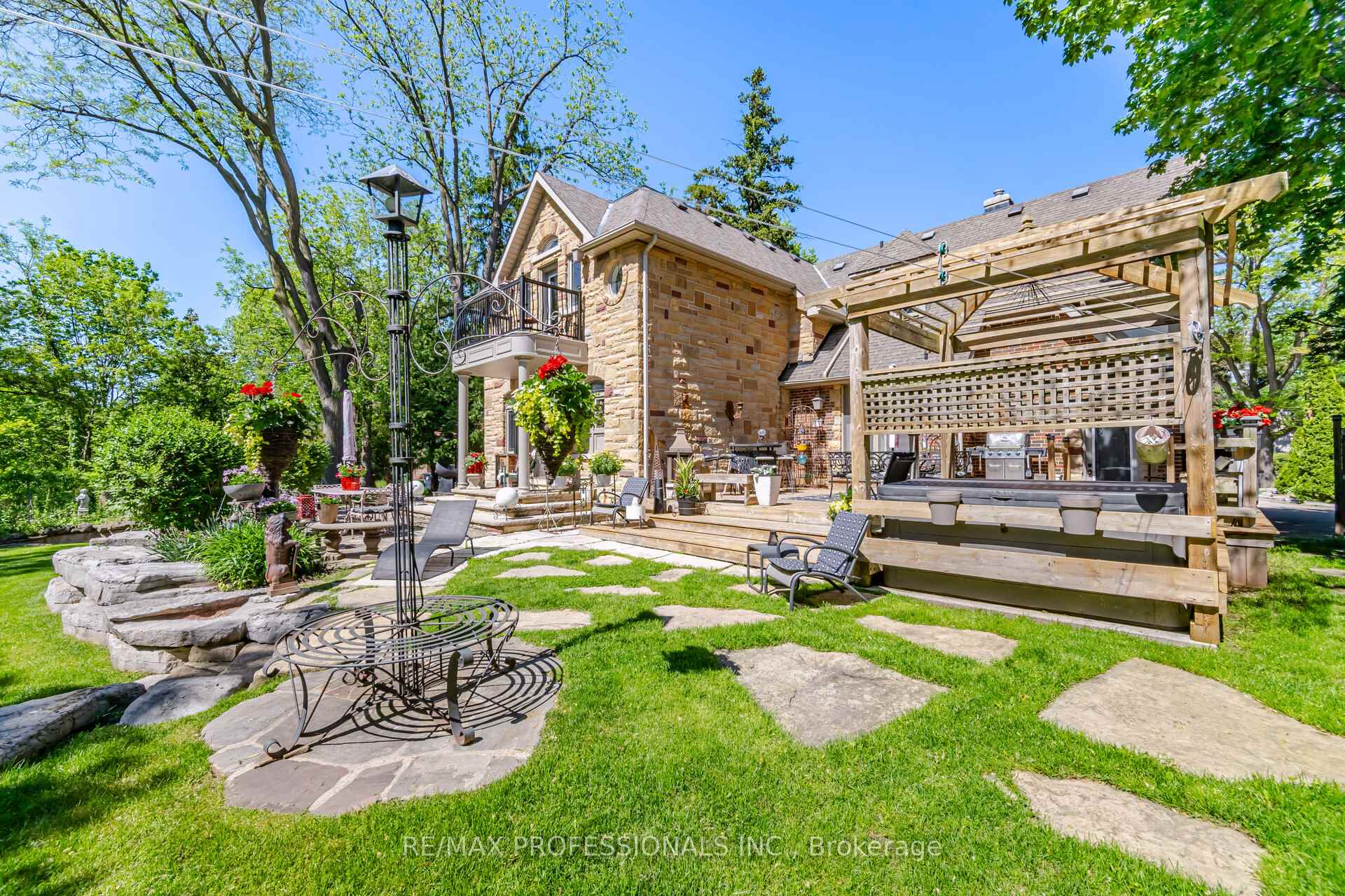 Photo 40 of 1114 Kipling Avenue, Etobicoke, Islington-City Centre West — HOMEH