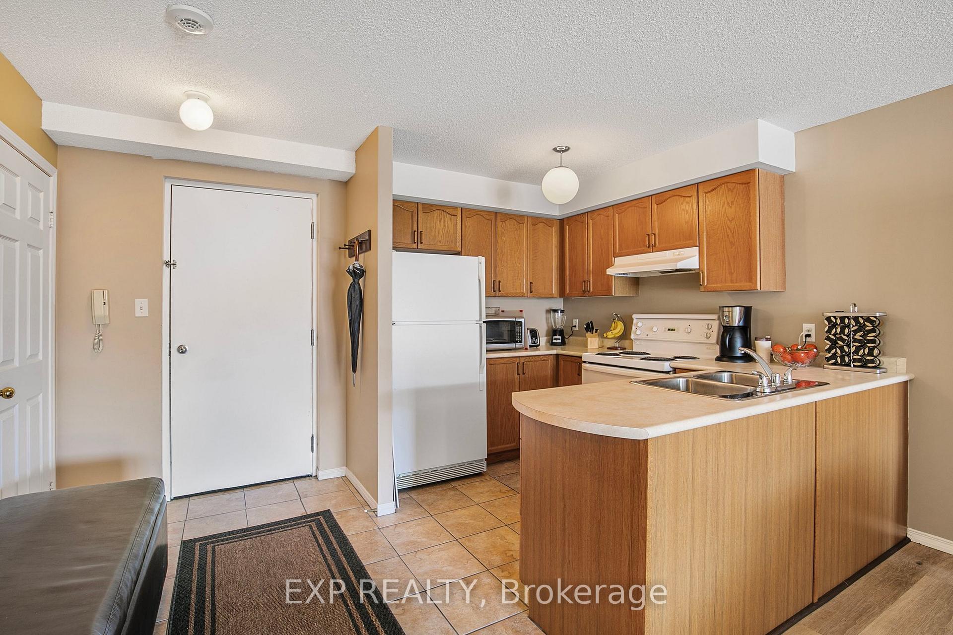 Photo 7 of Unit 303, 107 Bond Street, Orillia — HOMEH