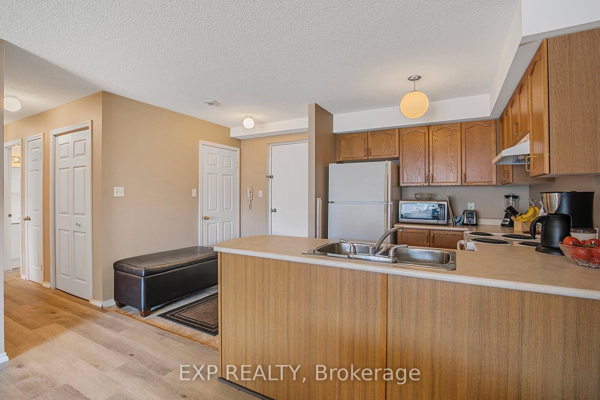 Photo 8 of Unit 303, 107 Bond Street, Orillia — HOMEH