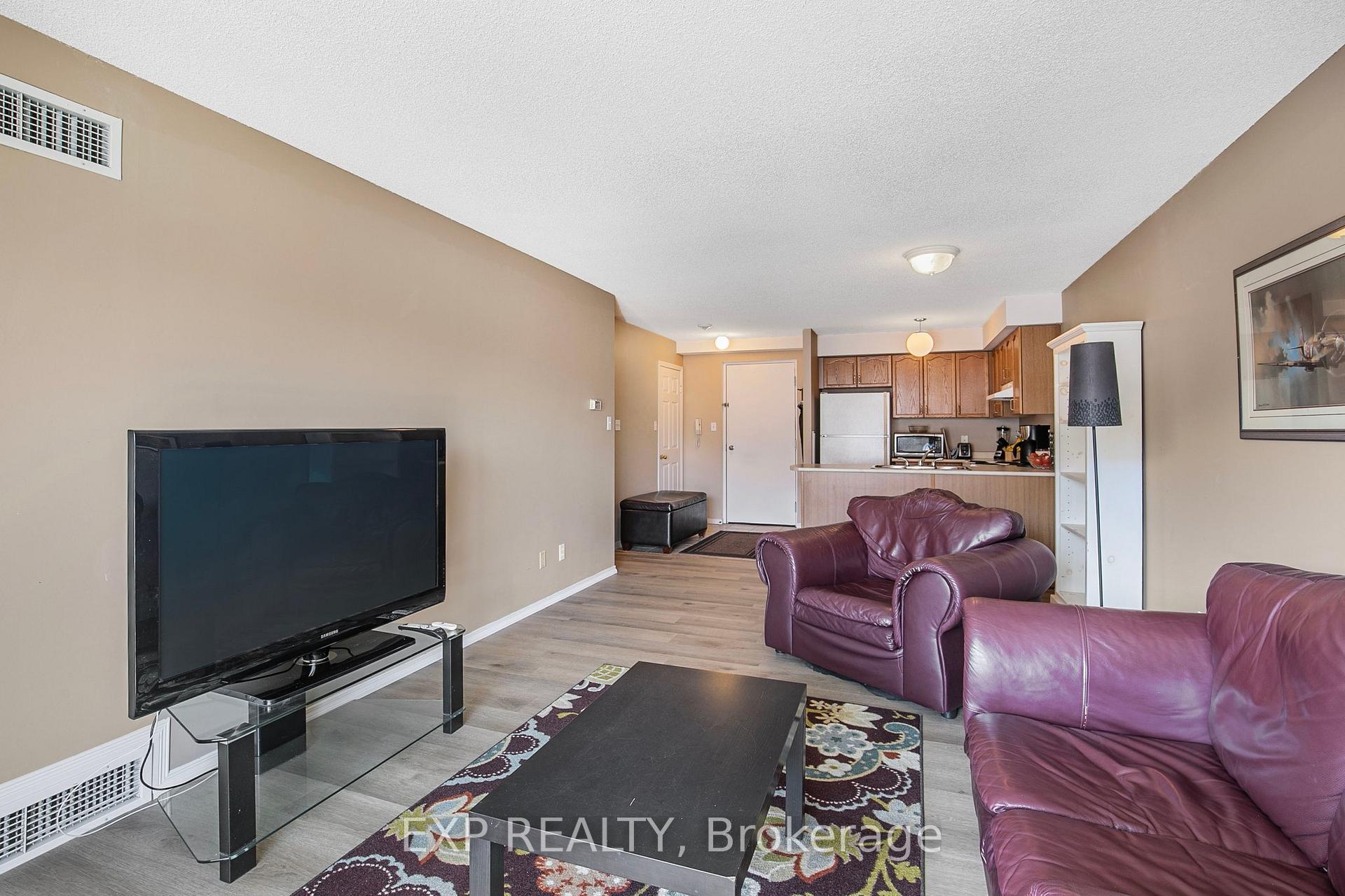 Photo 13 of Unit 303, 107 Bond Street, Orillia — HOMEH