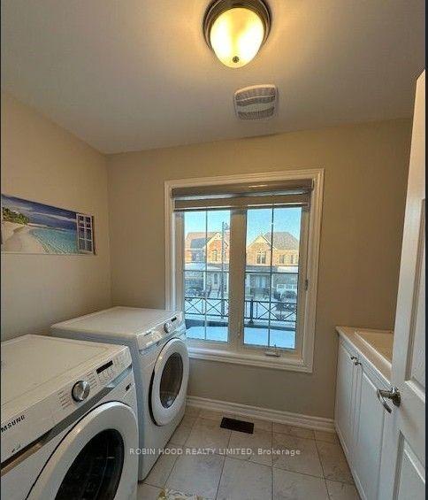 Photo 11 of 63 Royal Fern Crescent, Caledon, Rural Caledon — HOMEH