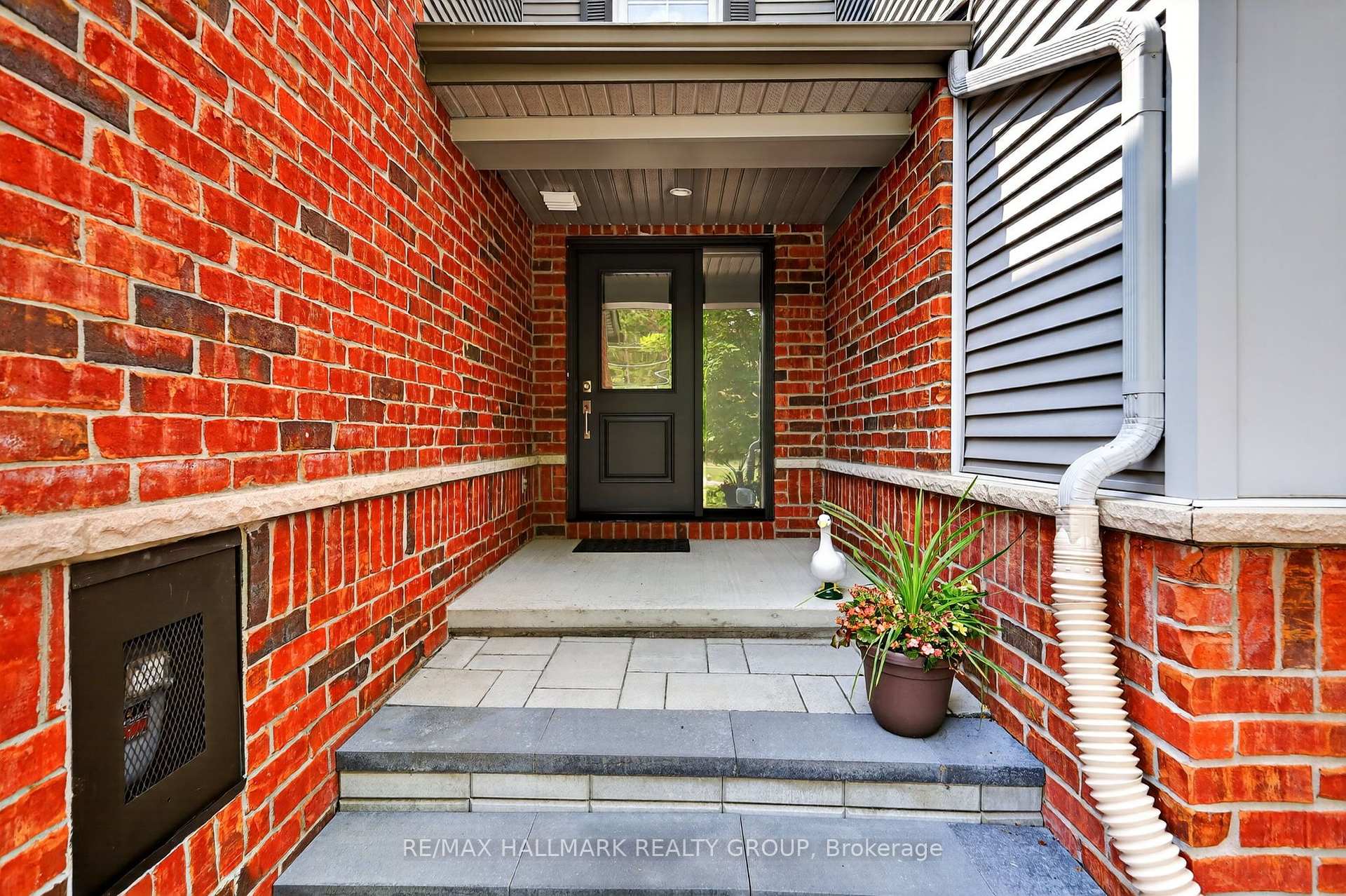 Photo 2 of 316 Aldworth Private, Ottawa, Stittsville (South) — HOMEH