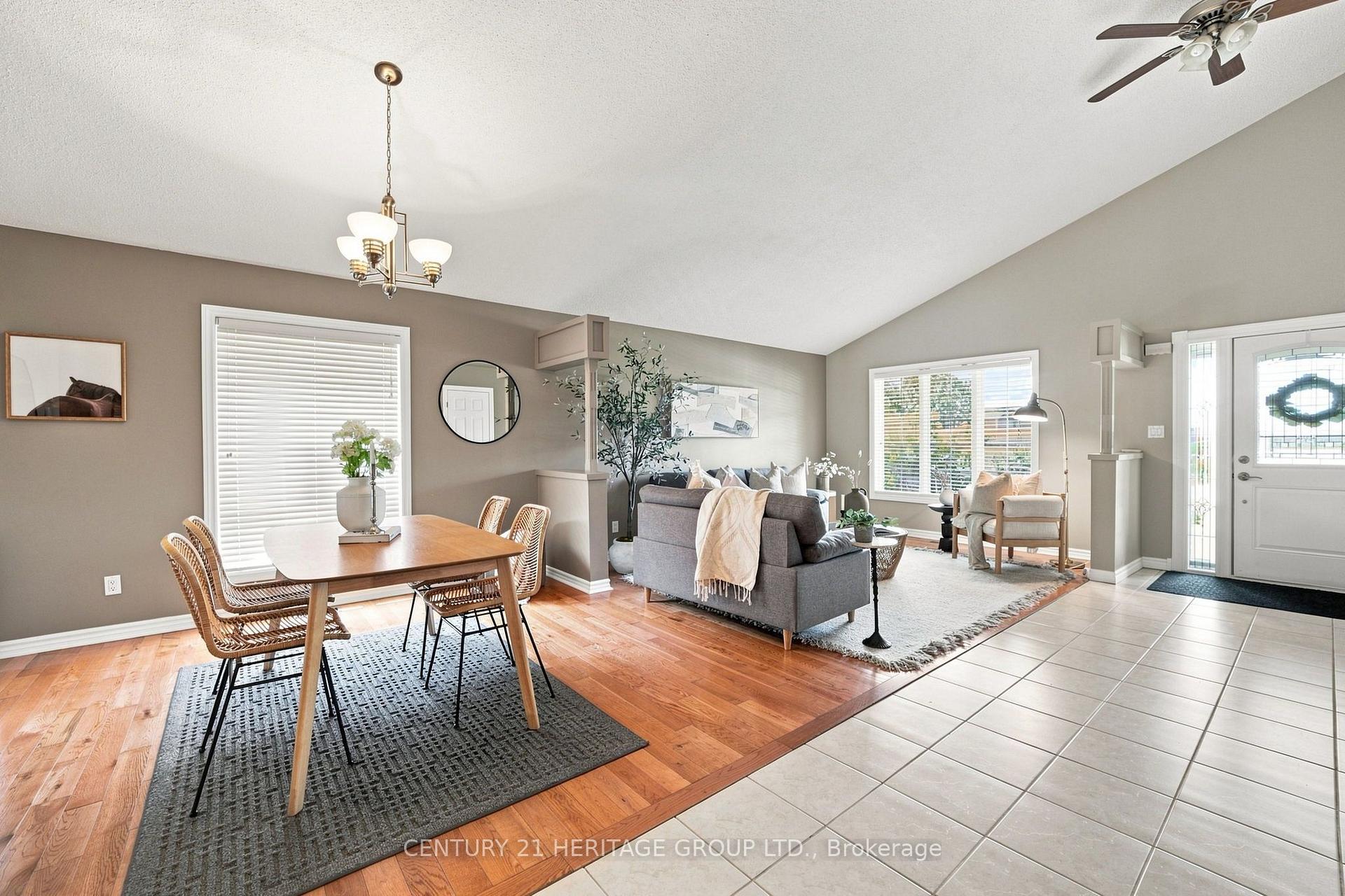 Photo 2 of 546 Jerseyville Road W, Hamilton, Ancaster — HOMEH