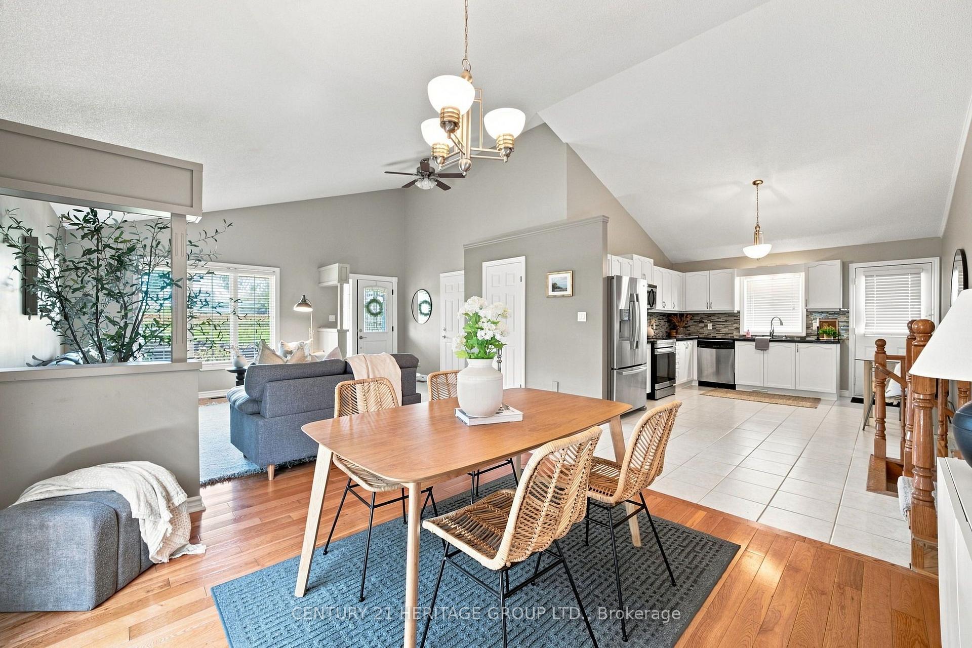 Photo 12 of 546 Jerseyville Road W, Hamilton, Ancaster — HOMEH